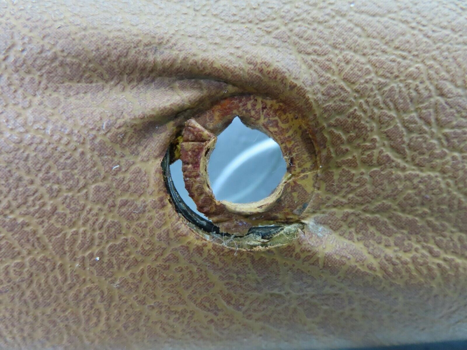 7974 Mercedes-Benz W115 220D B Pillar Cover Left Side