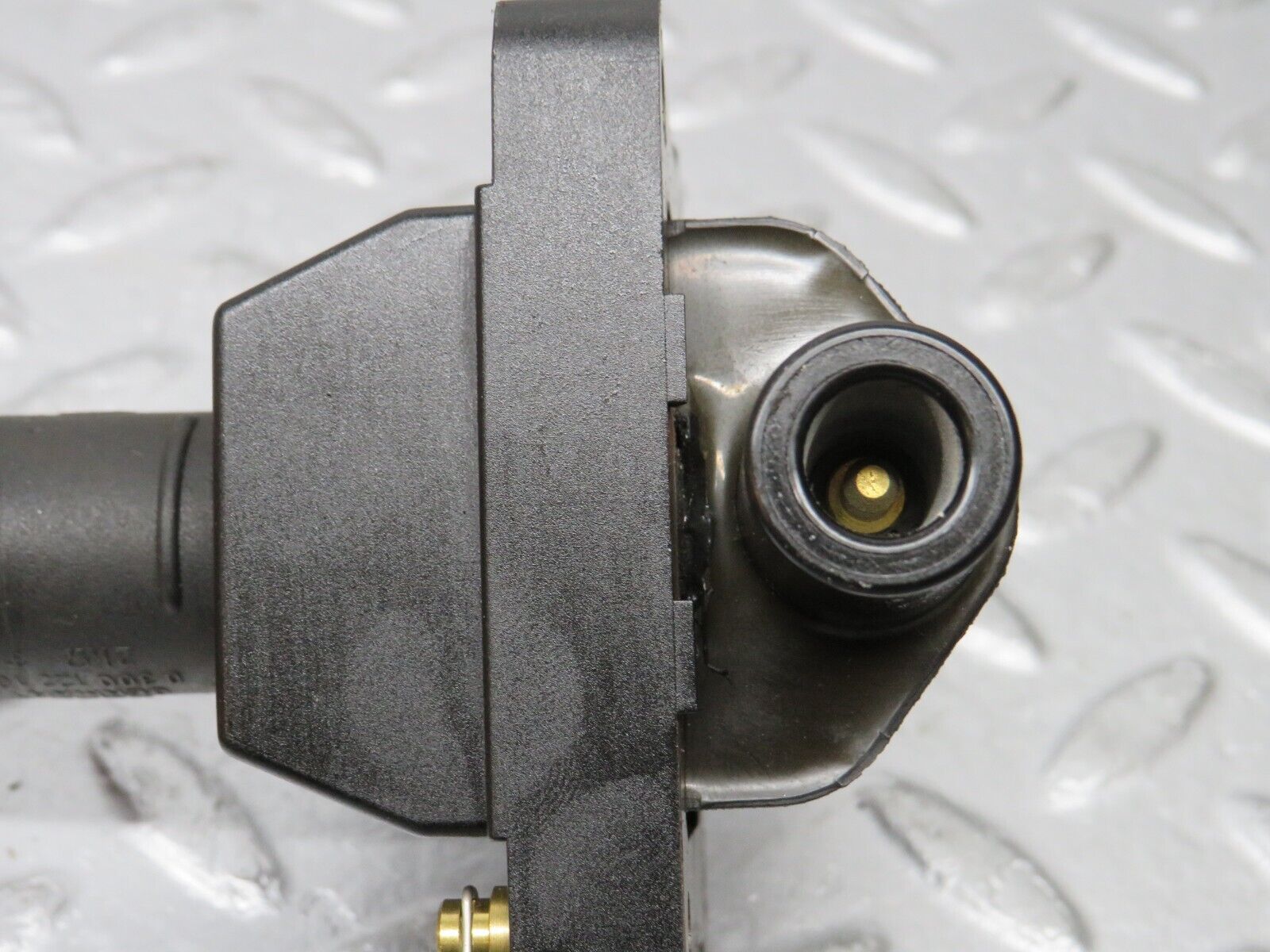 38345 Mercedes-Benz R129 280SL Coupe Ignition Coil Bosch 0221506444 0001587003 0001593642