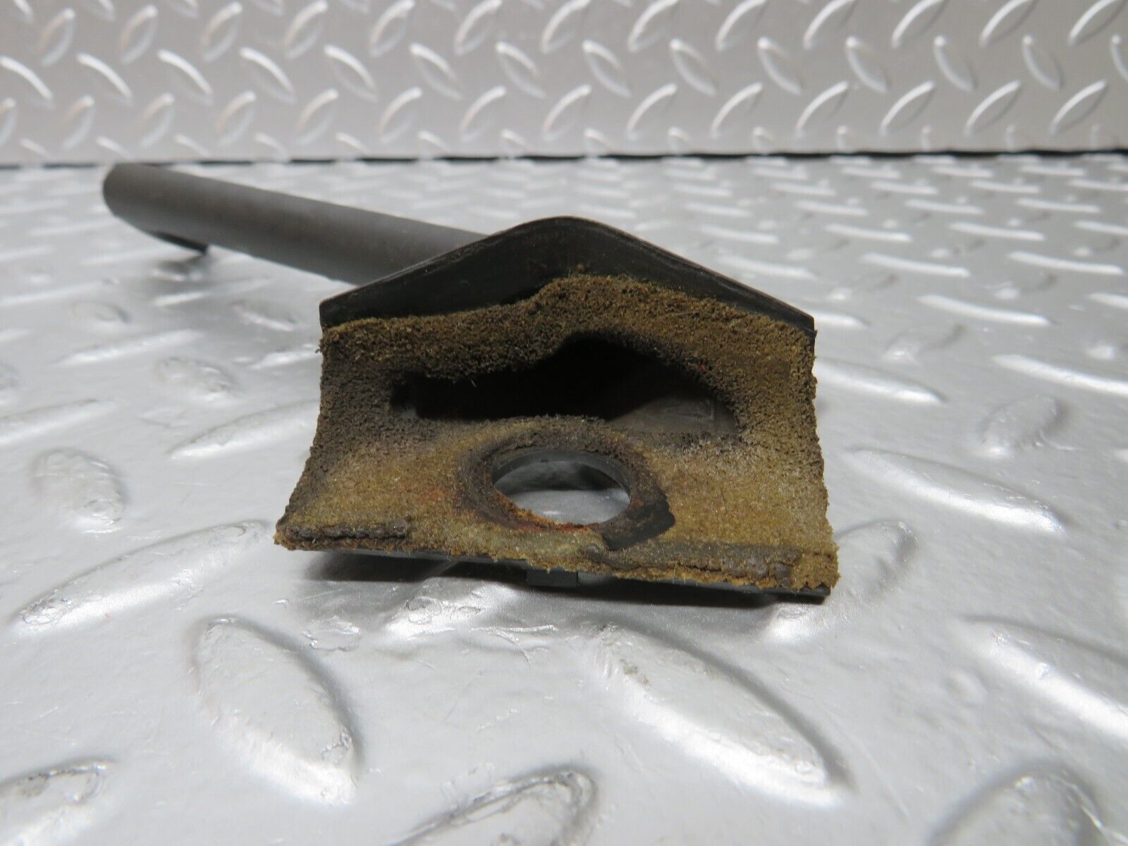 25635 Mercedes-Benz W123 200 Wiper Mechanism Tray Water Drain