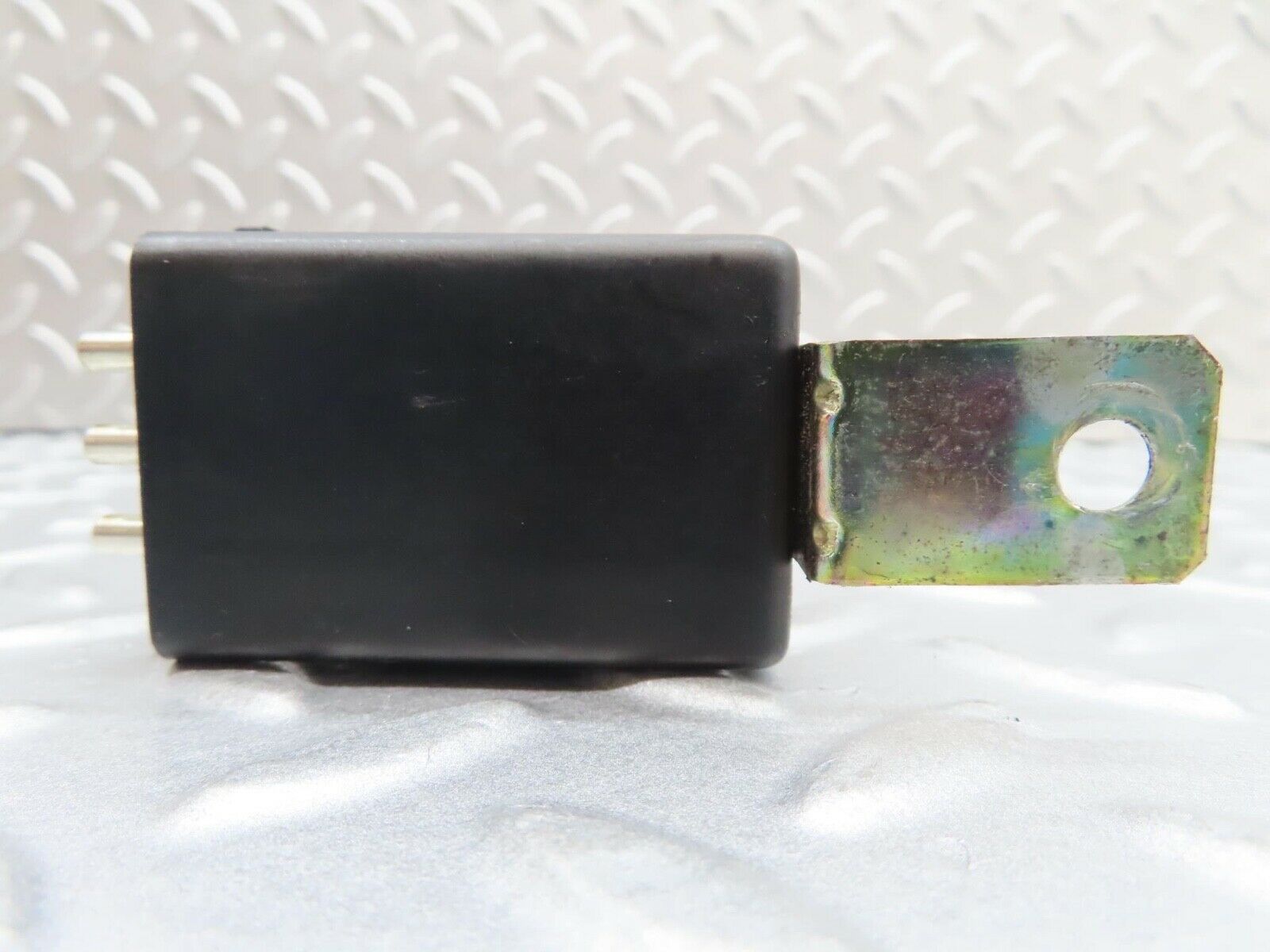 16122 Mercedes-Benz W123 280E Rear Heated Windscreen Relay 1078200010