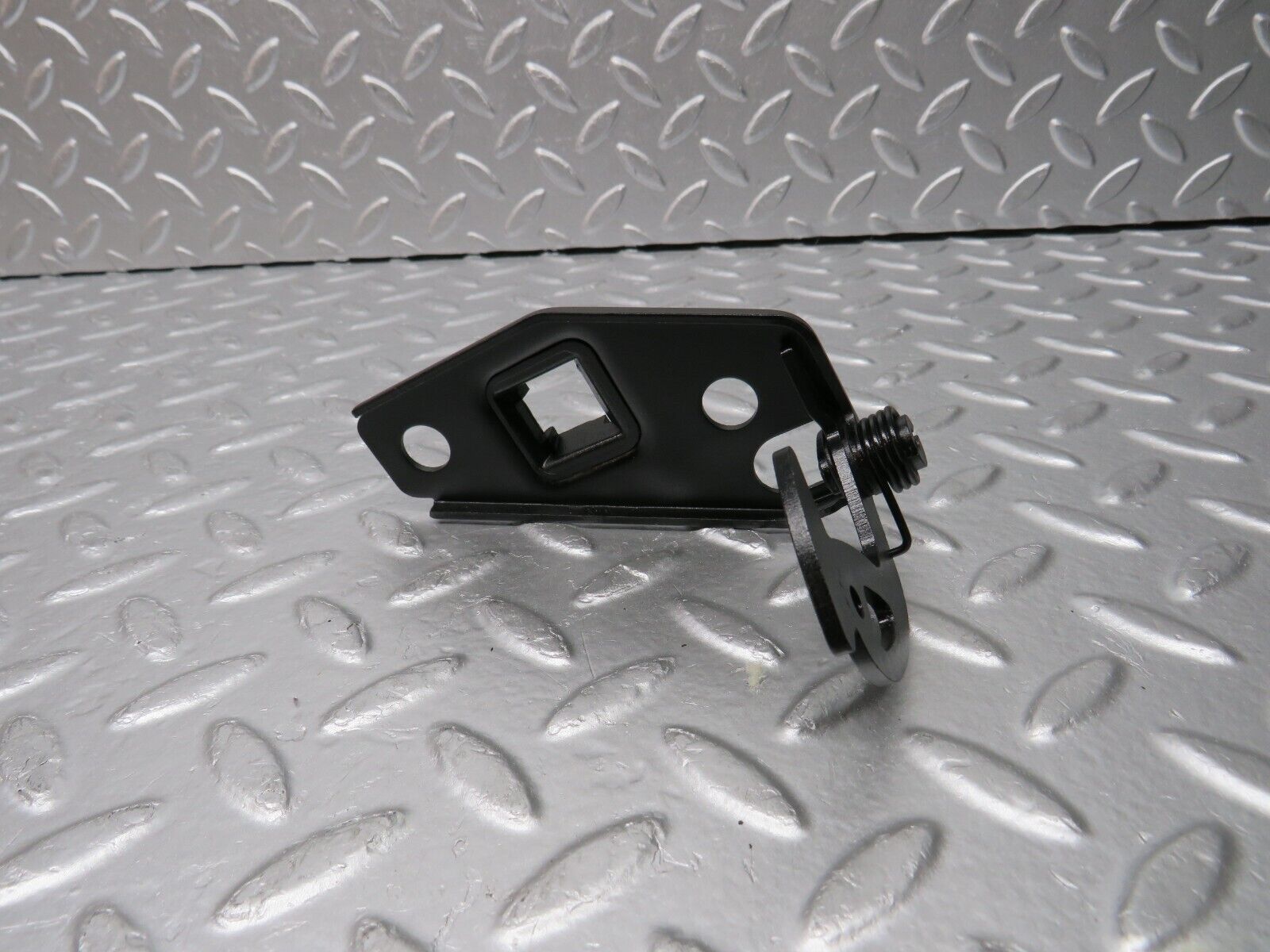 30910 Mercedes-Benz W201 190E 2.0L Bonnet Safety Latch 2018800060