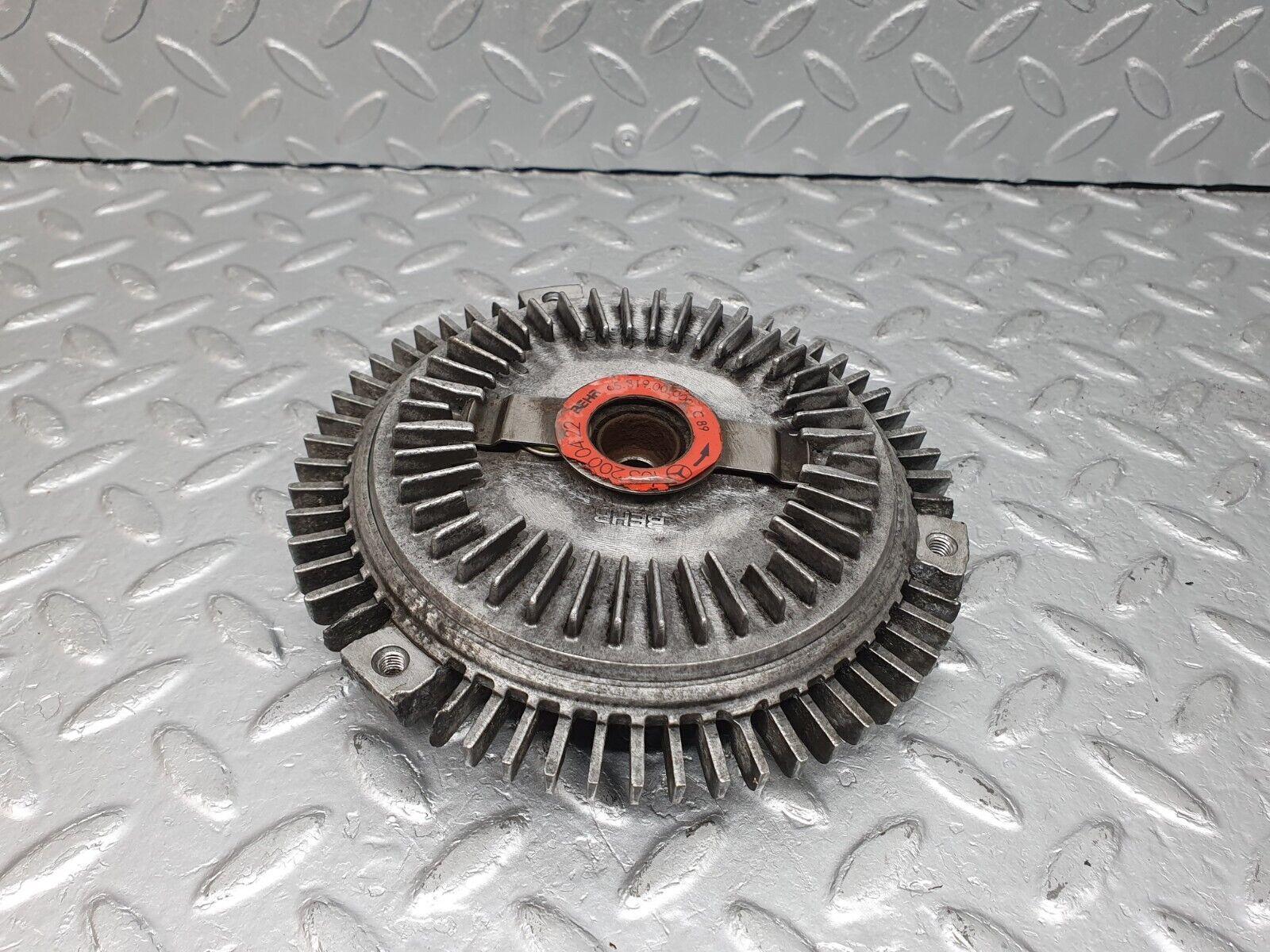 41053 Mercedes-Benz W126 300SE Fan Clutch 1032000422