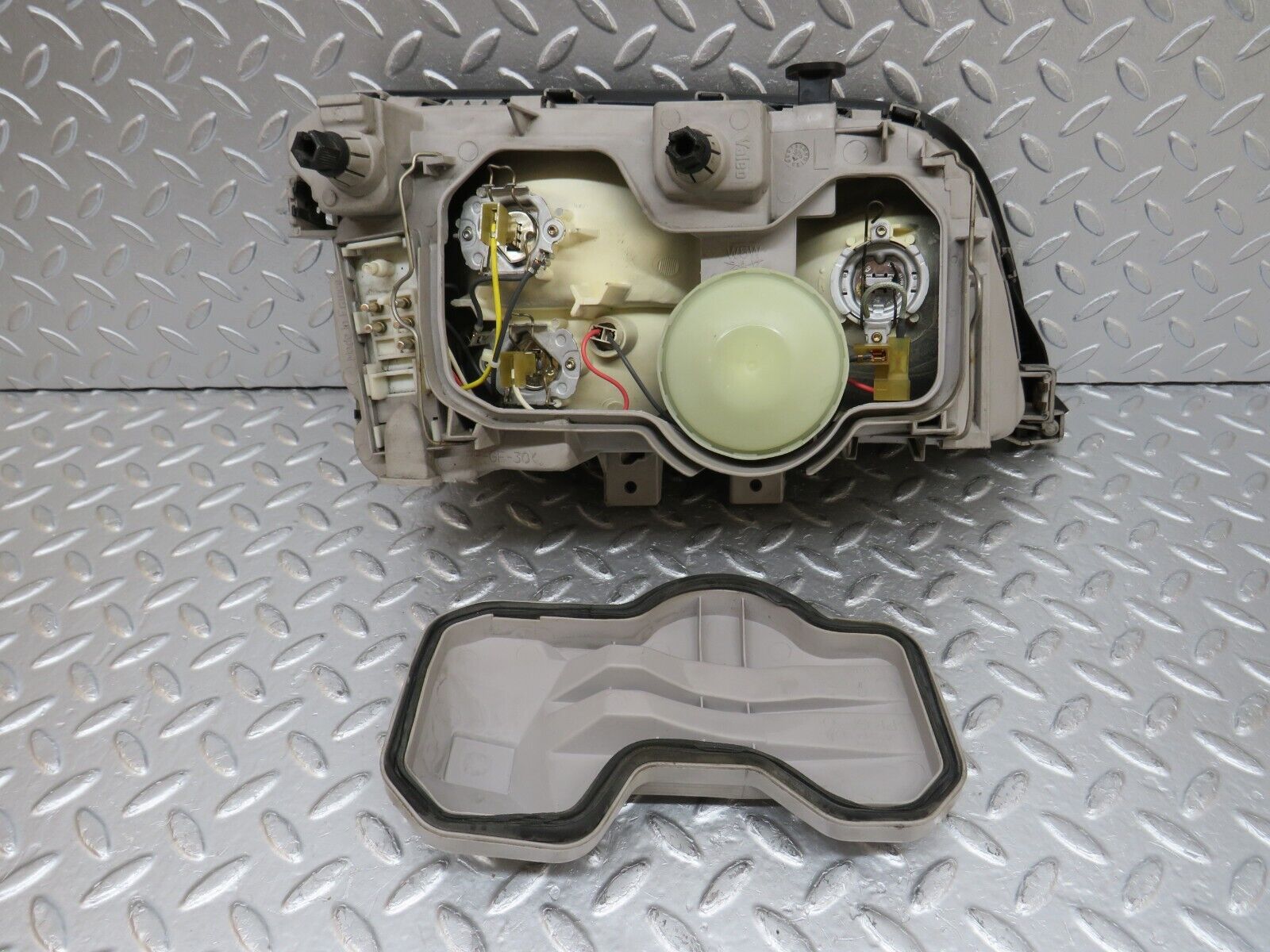 33225 Mercedes-Benz W202 C180 Headlight Hella Left Side