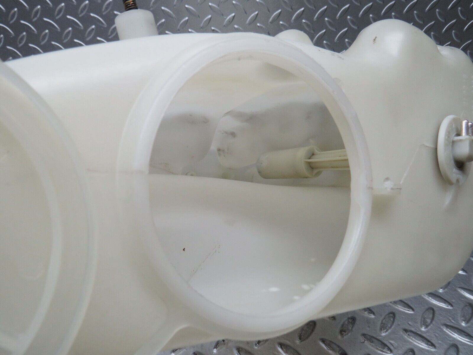 27599 Mercedes-Benz S124 300TE Windscreen Washer Reservoir Tank 1248691120