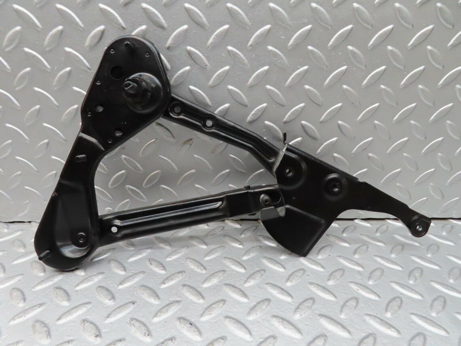 16424 Mercedes-Benz W124 260E Bonnet Hinge Right Side