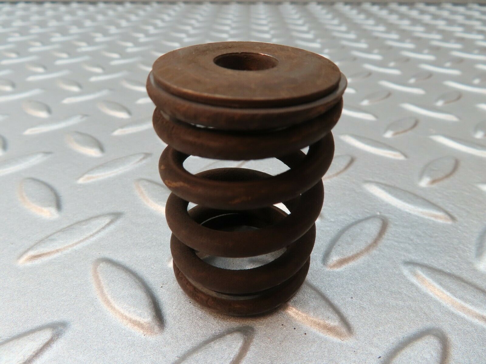 4014 Mercedes-Benz S123 200T Wagon Engine Valve Spring