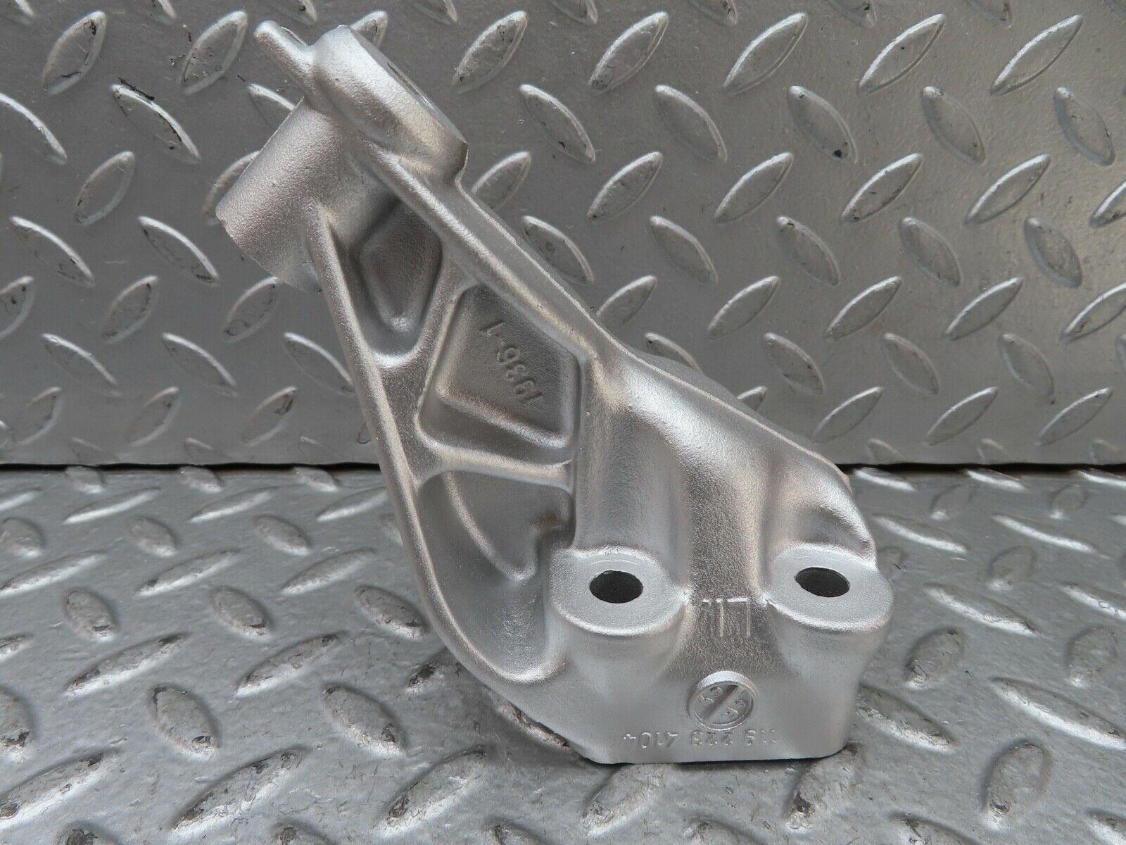 19658 Mercedes-Benz C140 CL420 Coupe Engine Mount Bracket Left 1192234104