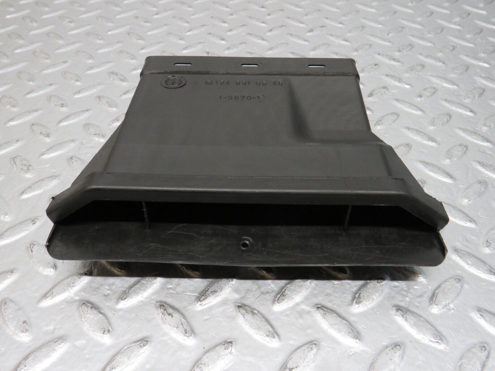 32359 Mercedes-Benz S124 300TE Wagon Ventilation Air Duct Left 1248310546