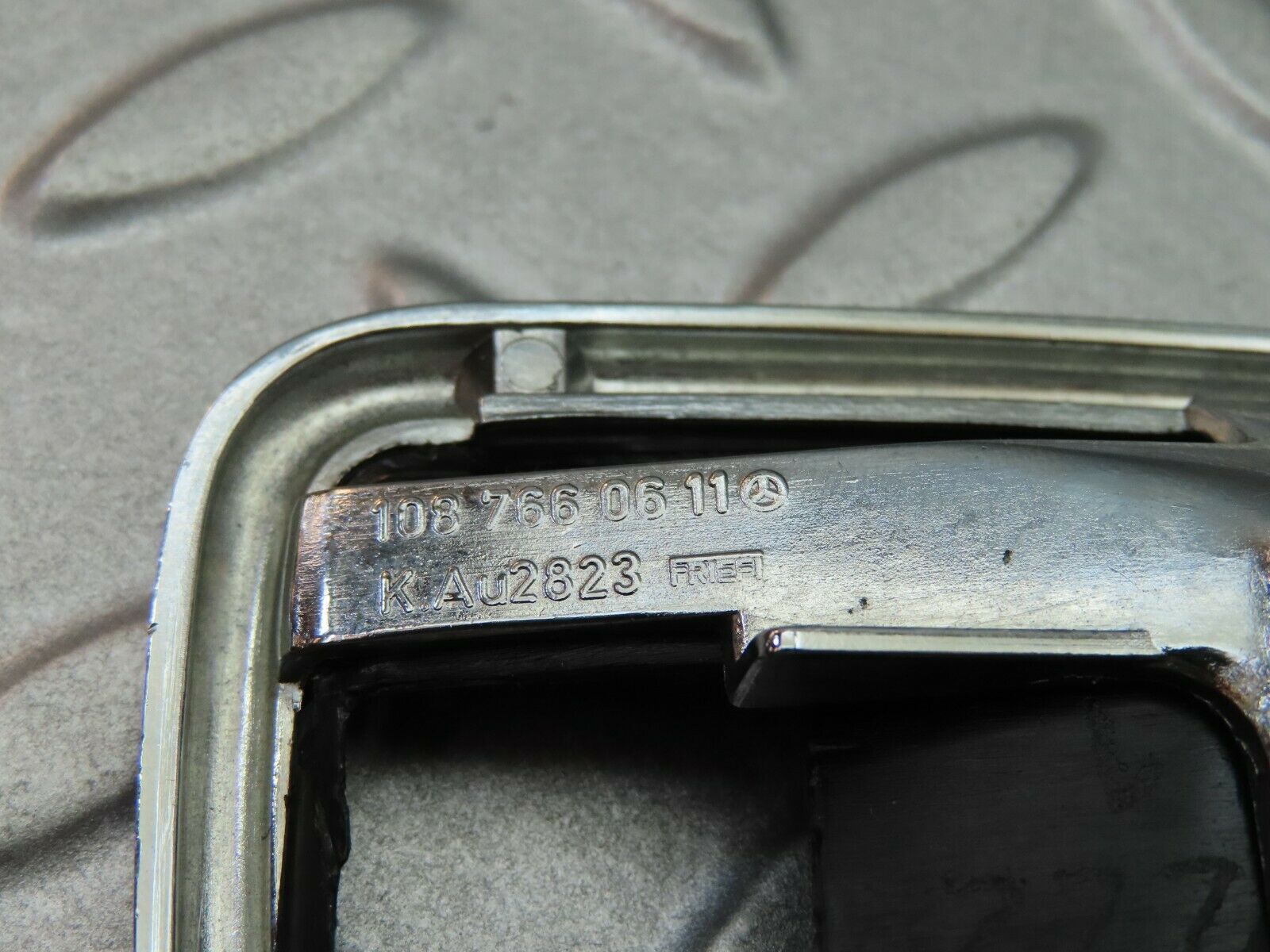 5823 Mercedes-Benz W123 200 Chrome Frame For Door Opener Right 1087660611