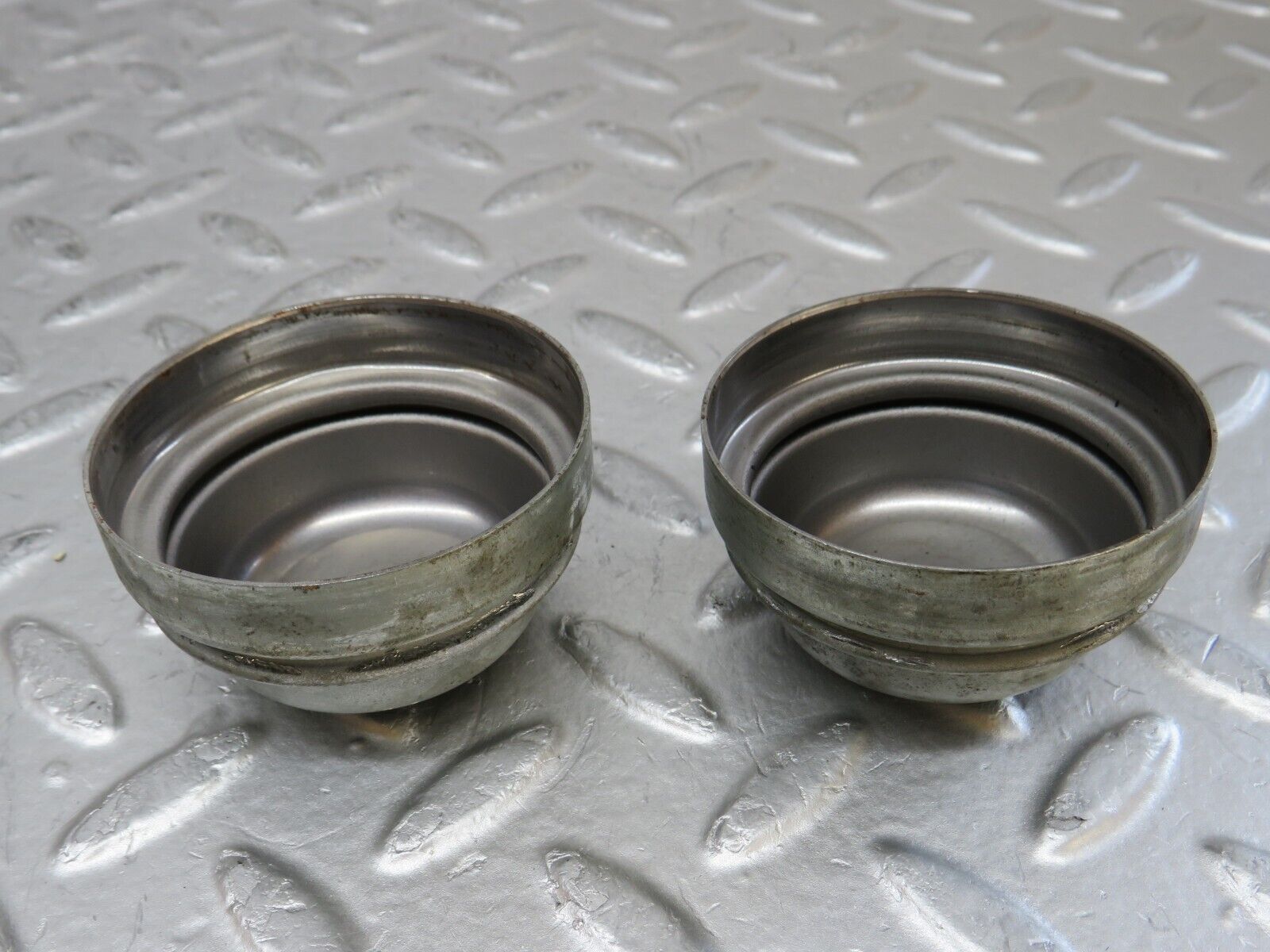 34863 Mercedes-Benz W210 320E Wheel Hub Locking Cap