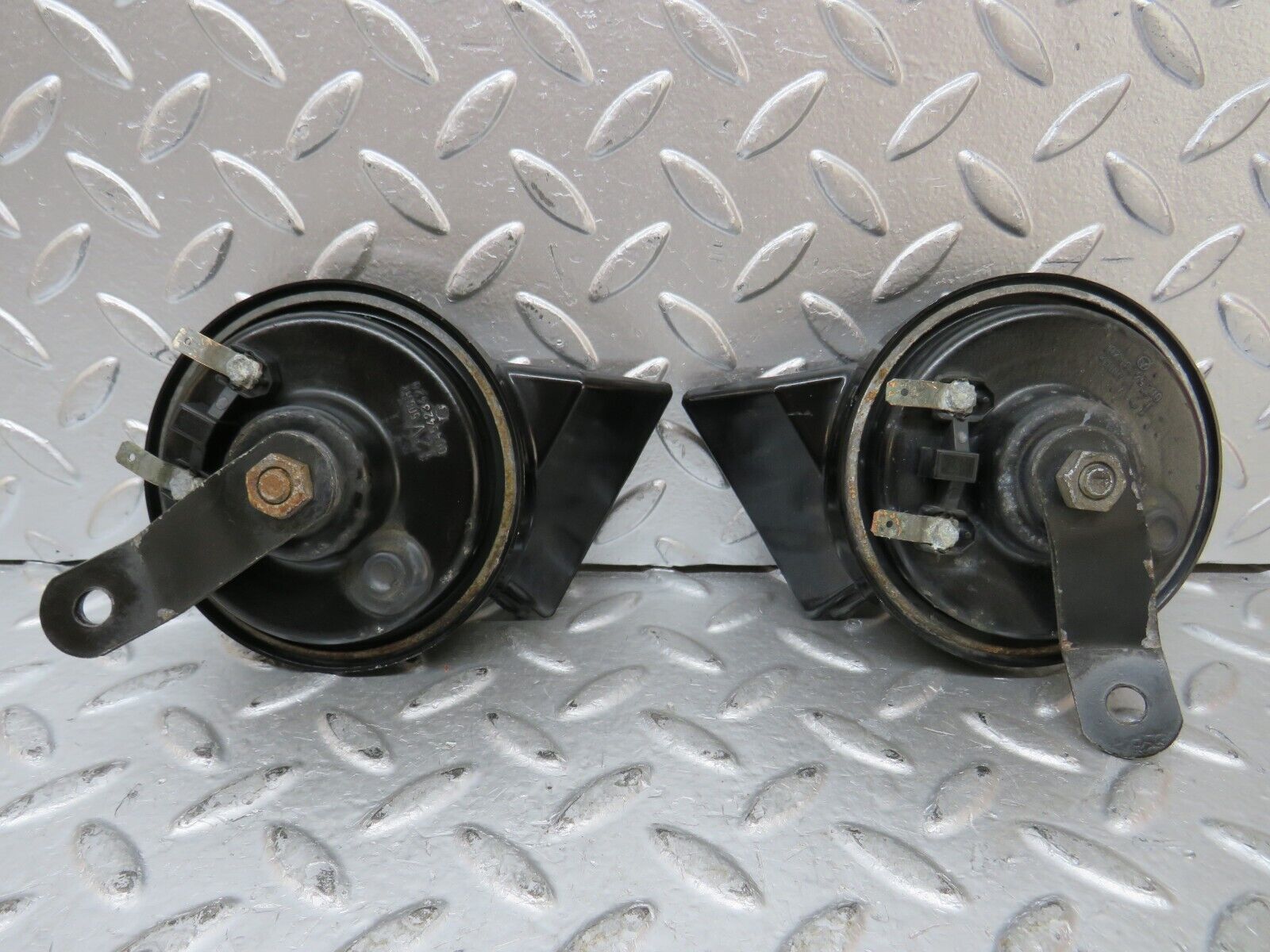 26418 Mercedes-Benz C124 220CE Coupe Horn Hella Pair 006812