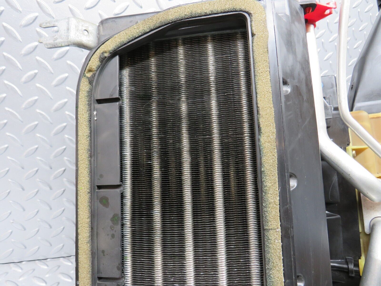 39549 Mercedes-Benz R129 320SL Coupe Heater Blower Box Housing 1298303362