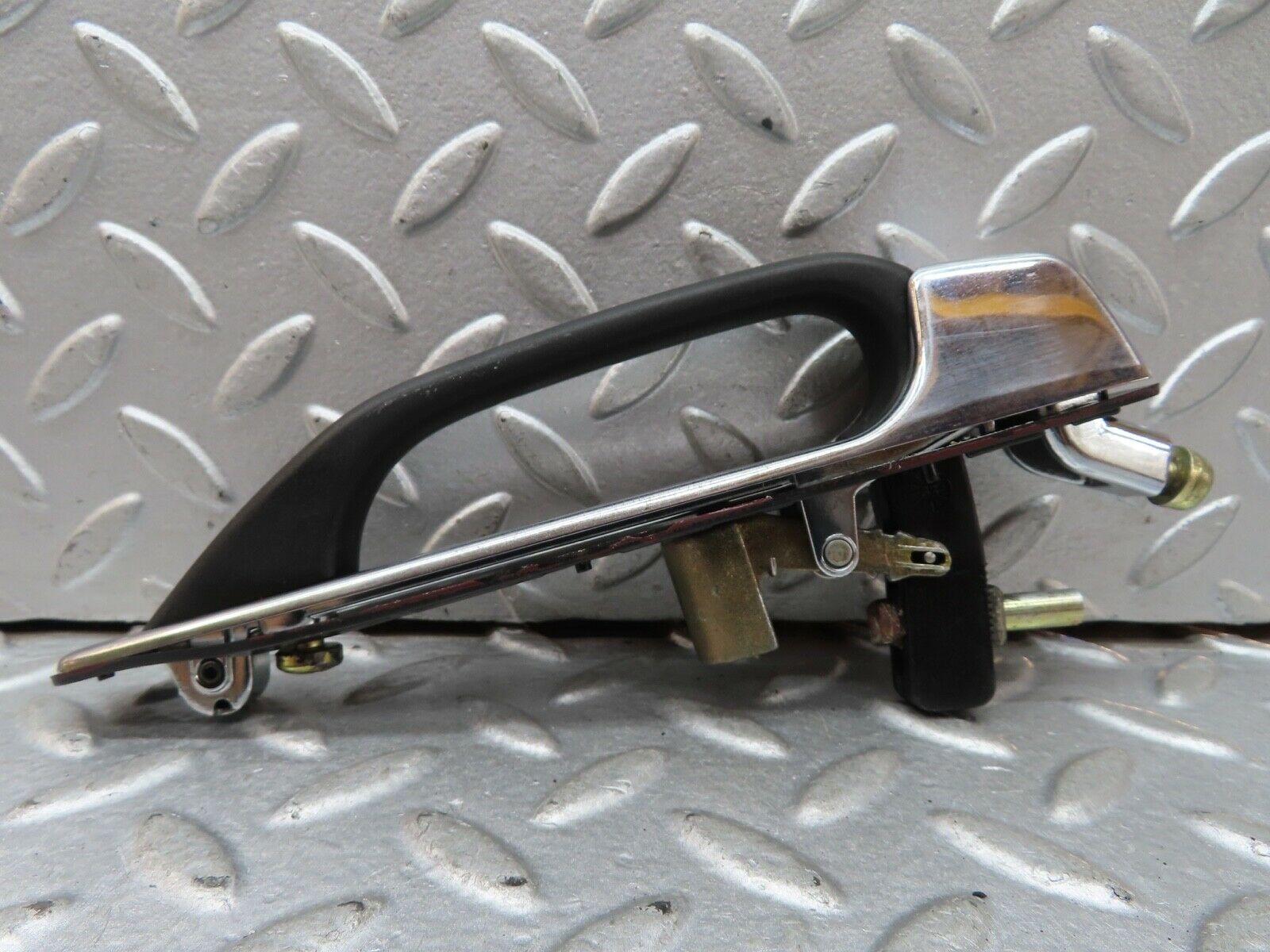 19151 Mercedes-Benz W123 300D Rear Exterior Door Handle 1237600359