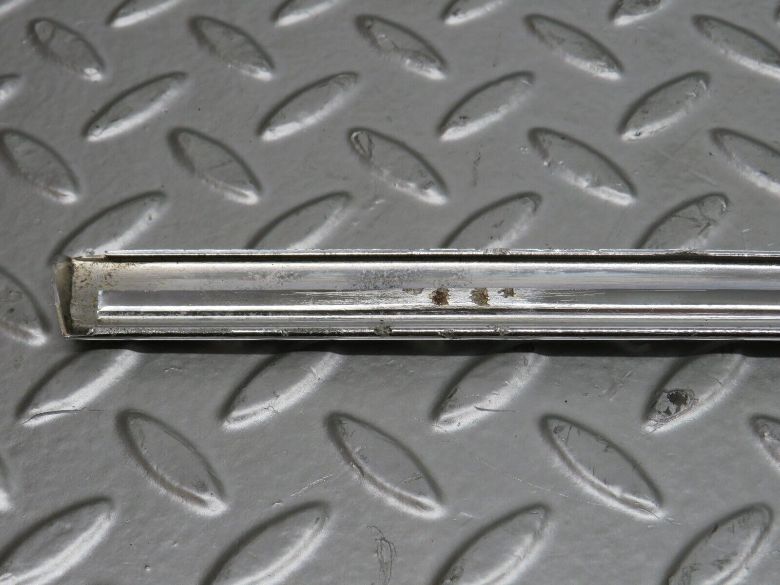 28526 Mercedes-Benz S123 240D Wagon Rear Right Chrome Moulding Trim