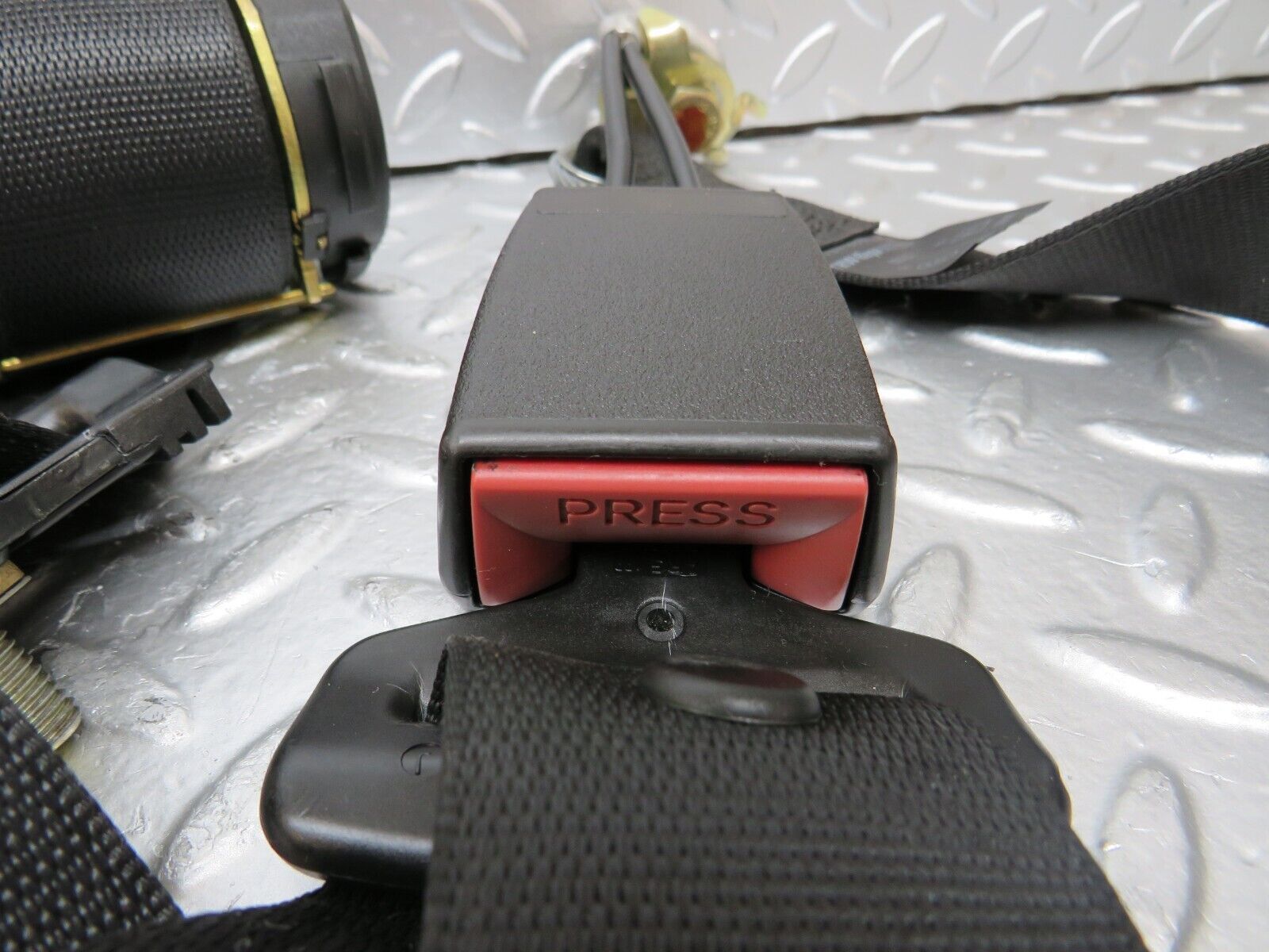 25986 Mercedes-Benz W124 280E Rear Seat Belt With Buckles 1248608585 124860148