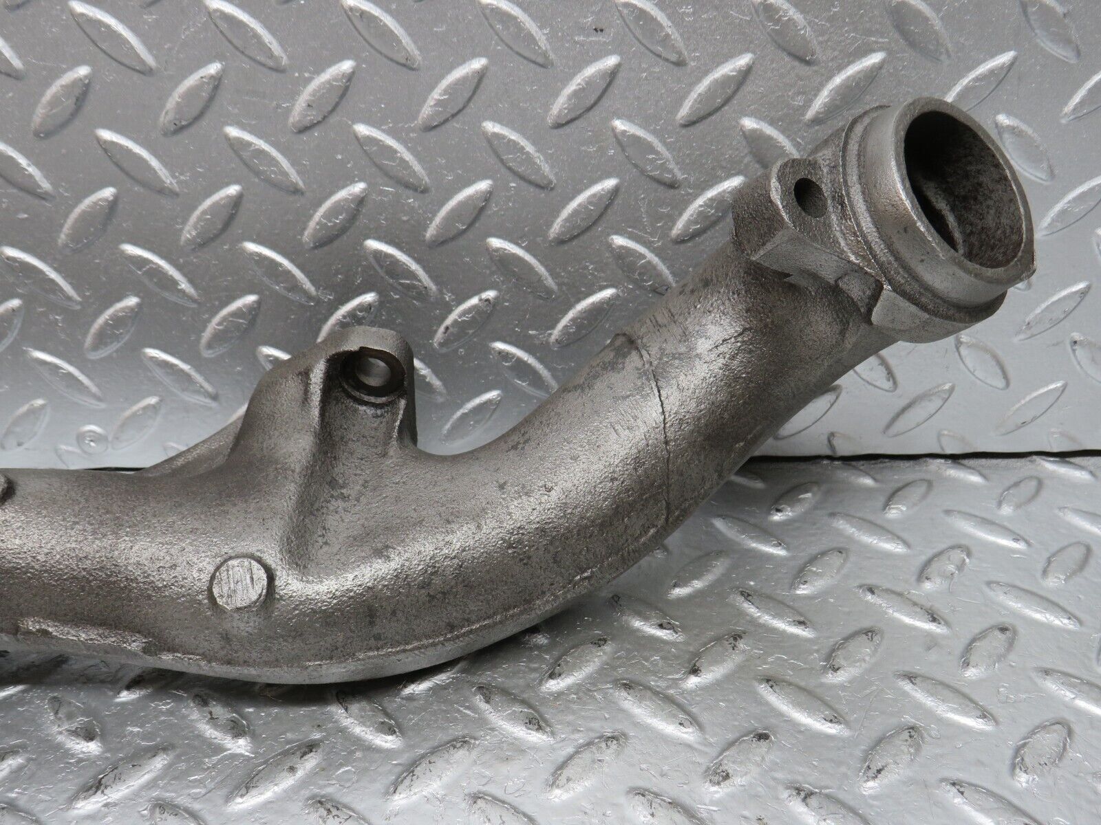 33108 Mercedes-Benz W126 560SE Exhaust Manifold Right 1171424602