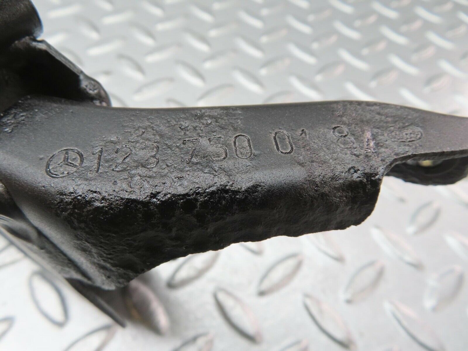 13536 Mercedes-Benz W123 200 Trunk Lid Hinge Left Side 1237500187