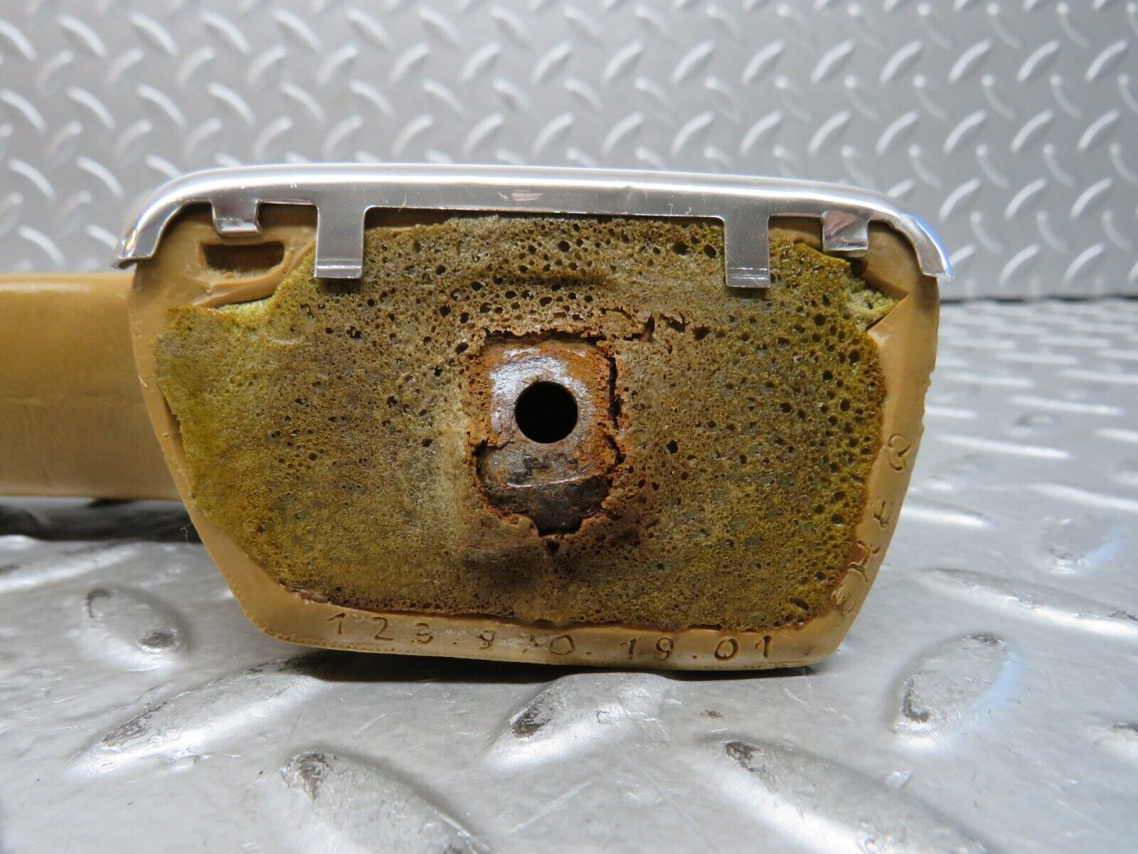 28604 Mercedes-Benz W123 230E Left Interior Door Handle Palomino 1239701901