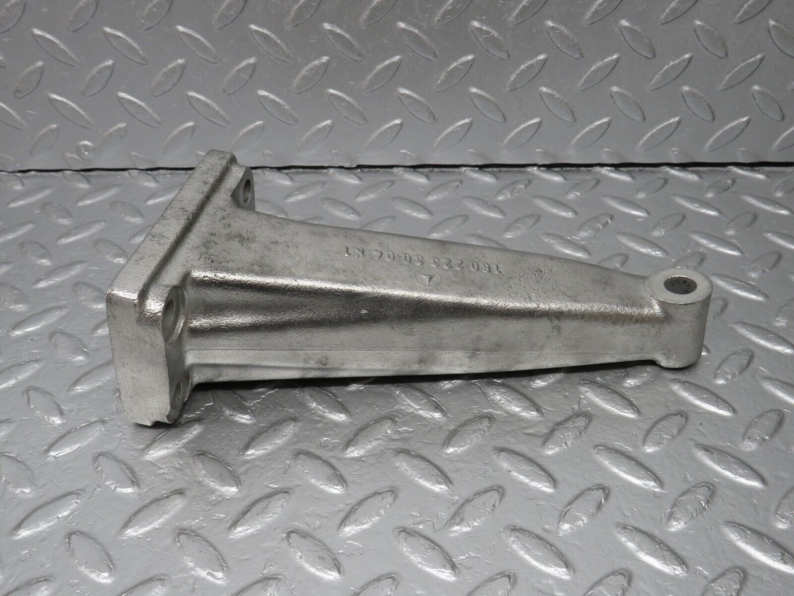 40300 Mercedes-Benz W110 230 Engine Mount Bracket Left Side 1802233004