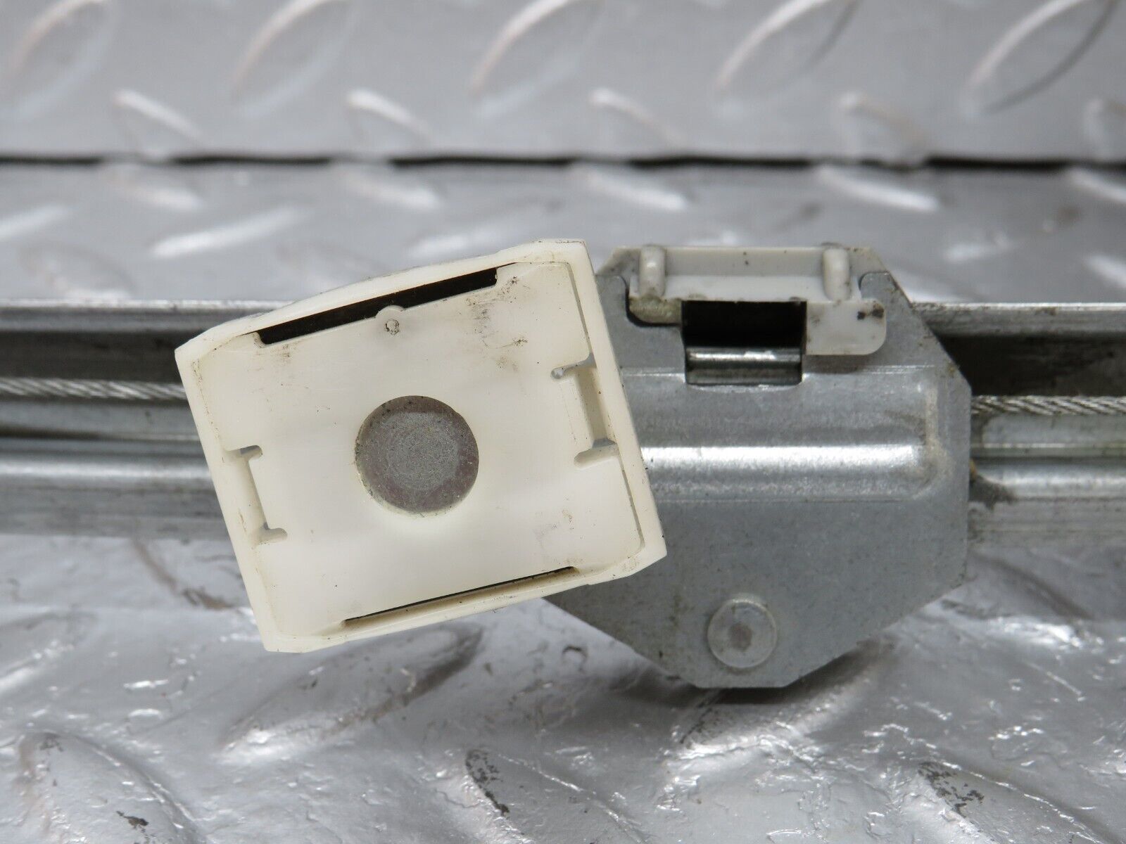 34172 Mercedes-Benz W124 260E Rear Right Power Window Regulator With Motor 774.30016/22