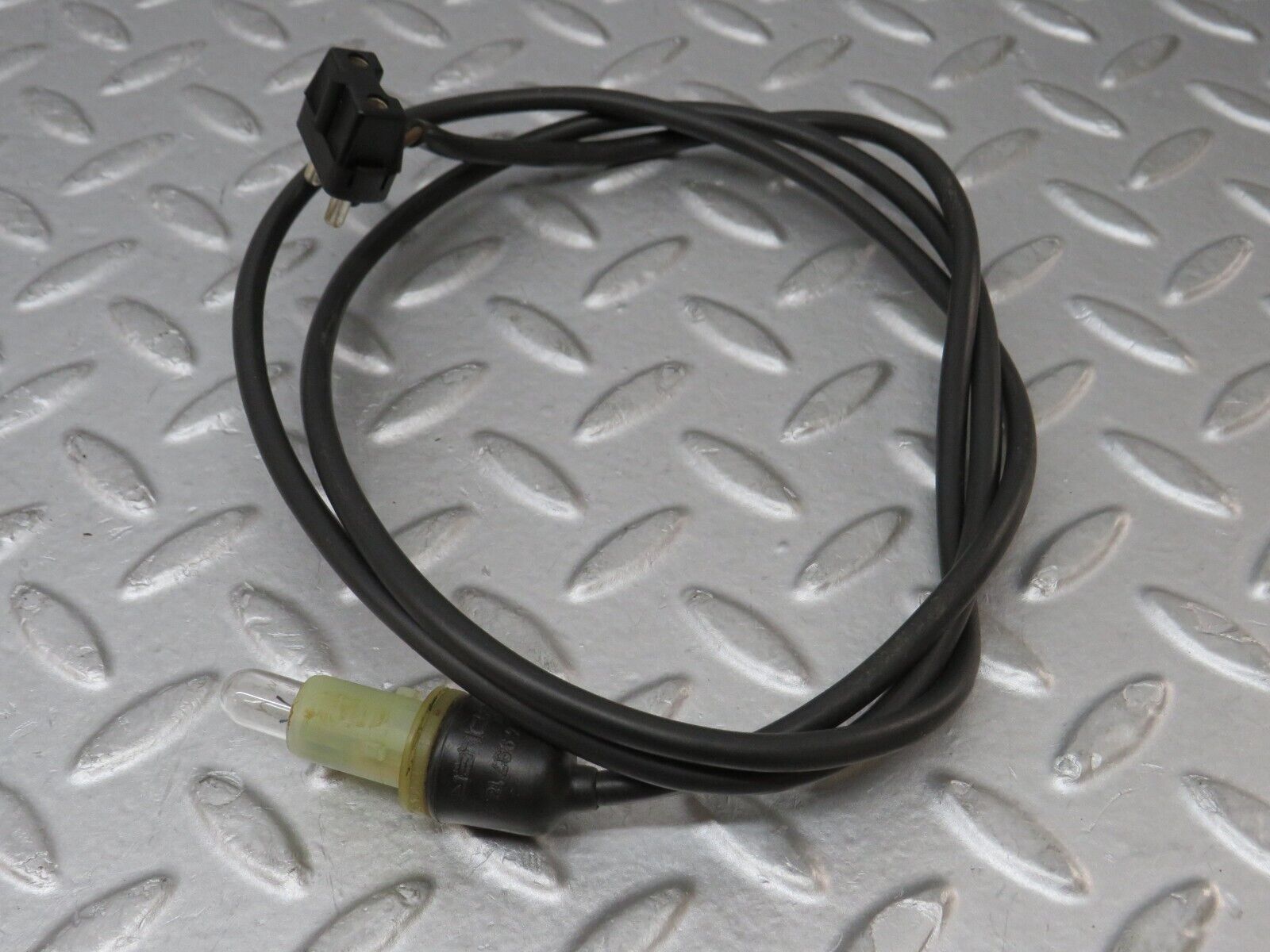 36267 Mercedes-Benz W126 420SE Front Wing Indicator Wire Cable 1249971881