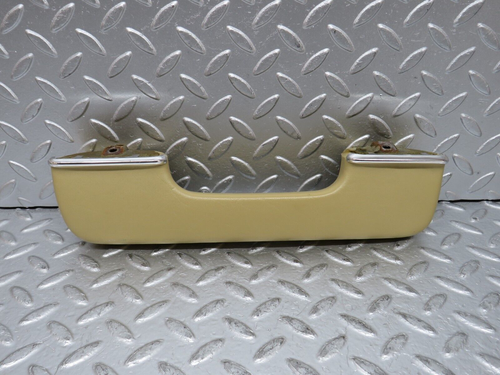 0483 Mercedes-Benz W123 230E Interior Door Handle Rear Left Beige 1239701901