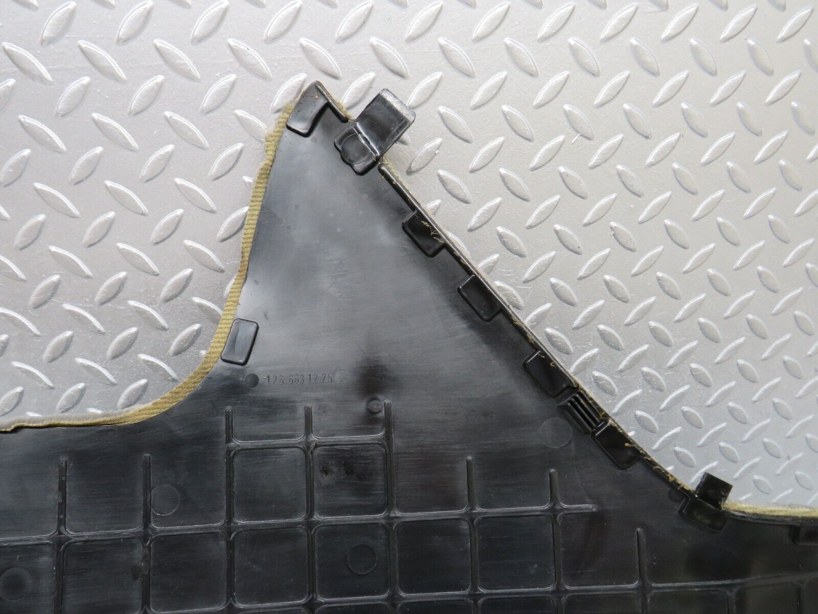 36232 Mercedes-Benz W126 420SE Centre Console Carpet Right Grey 1266831225