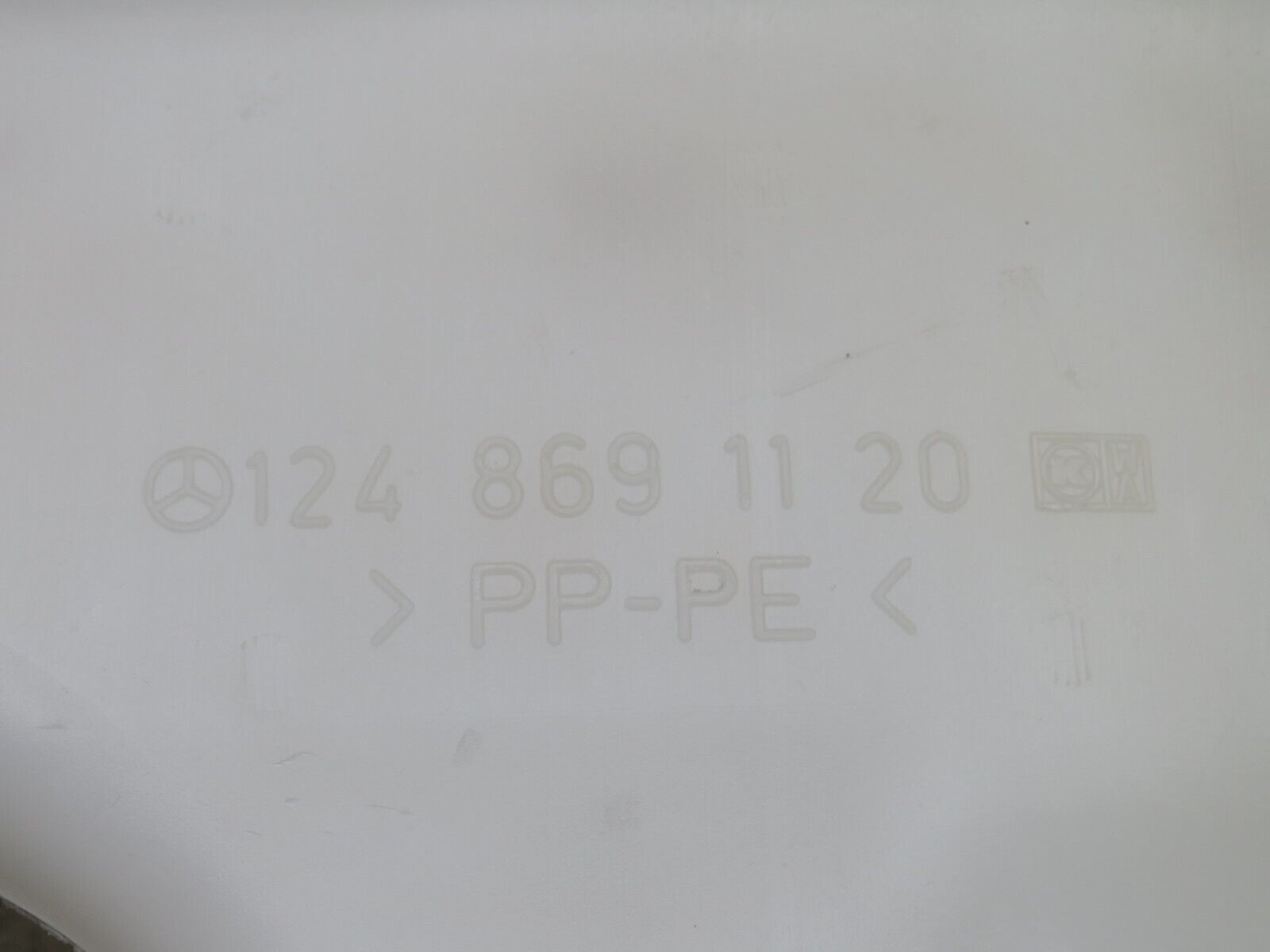 27599 Mercedes-Benz S124 300TE Windscreen Washer Reservoir Tank 1248691120