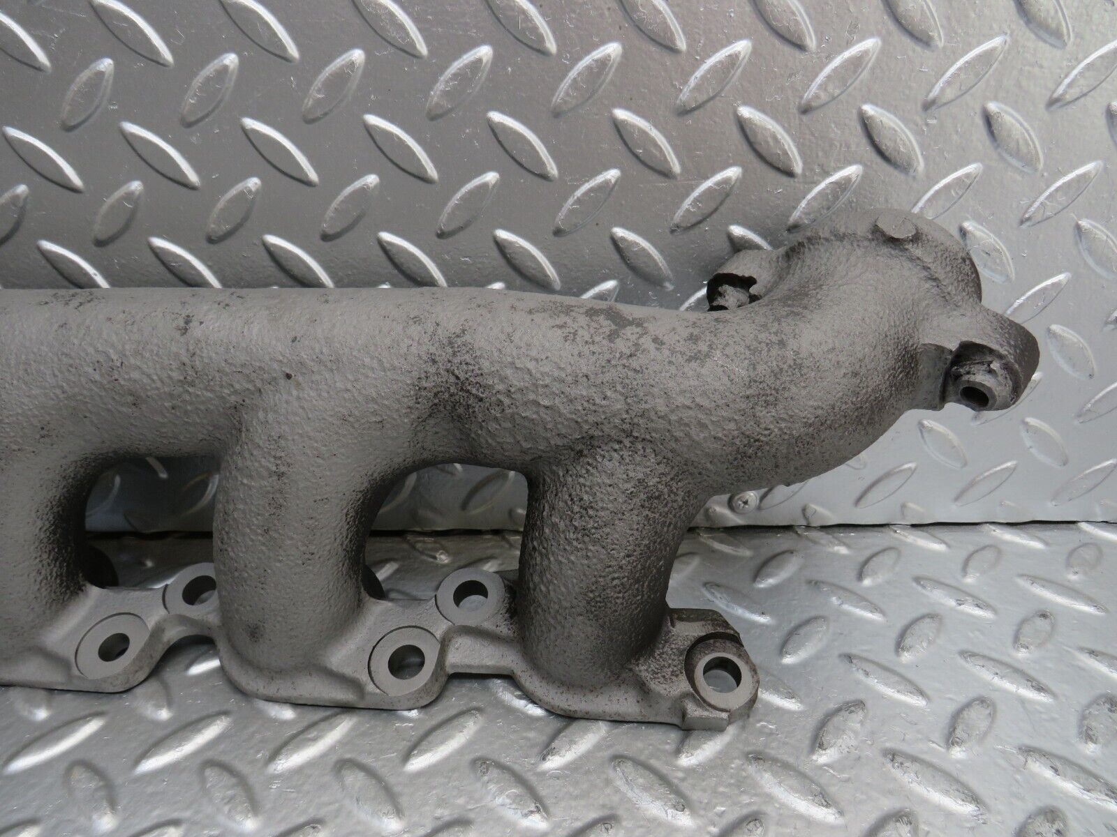 25389 Mercedes-Benz W201 190D Exhaust Manifold 6021420201