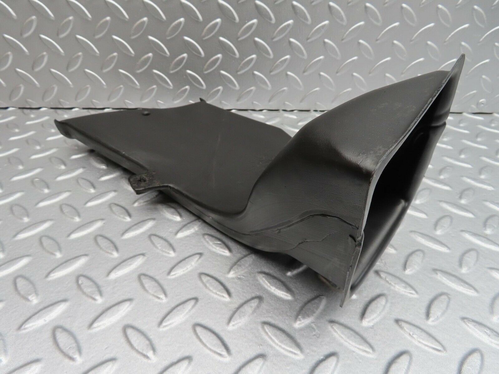 13934 Mercedes-Benz C107 280SLC Floor Ventilation Duct Right 1078310246