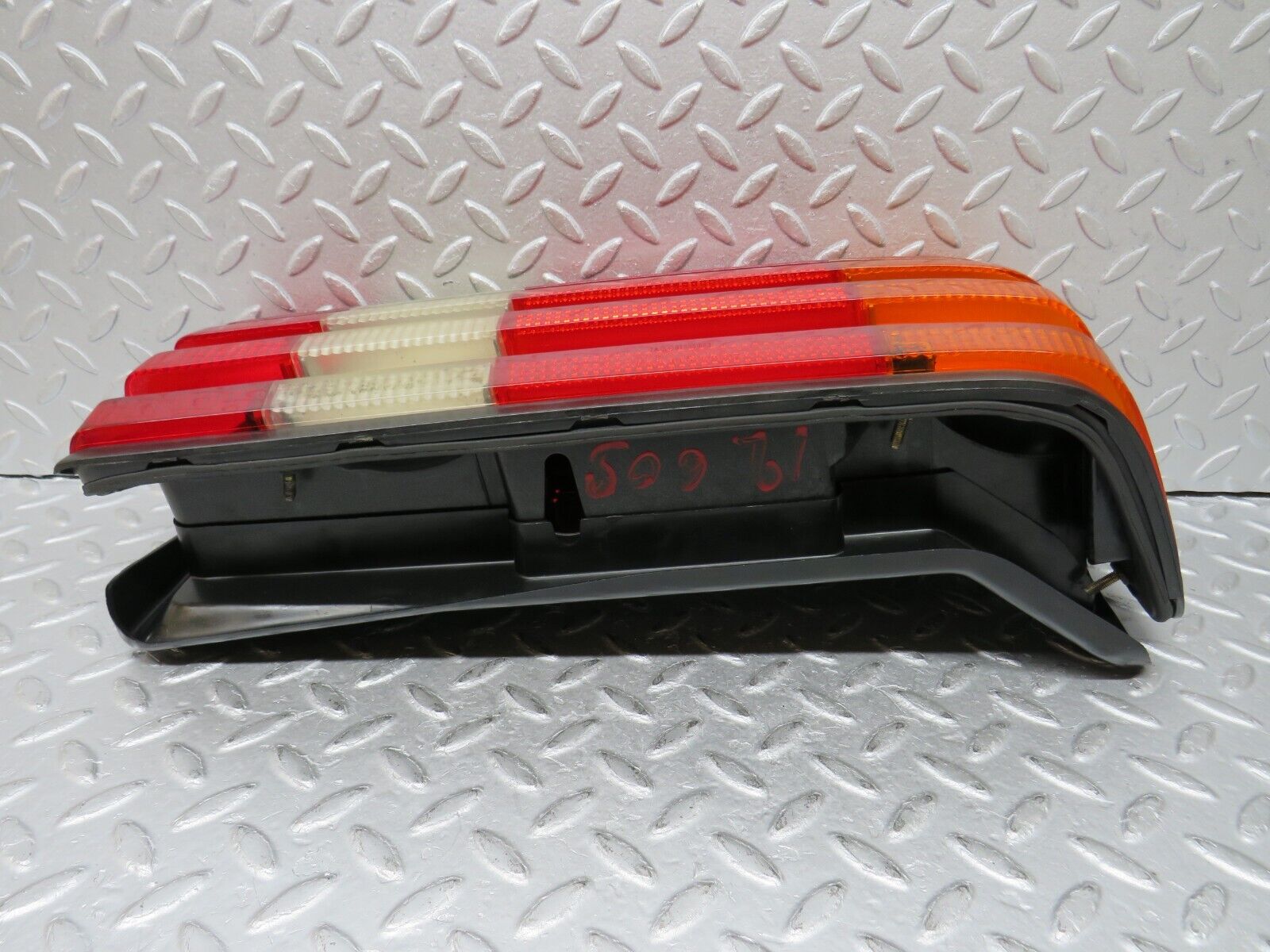 36191 Mercedes-Benz W126 420SE Tail Light & Bulb Holder Right Side 22072