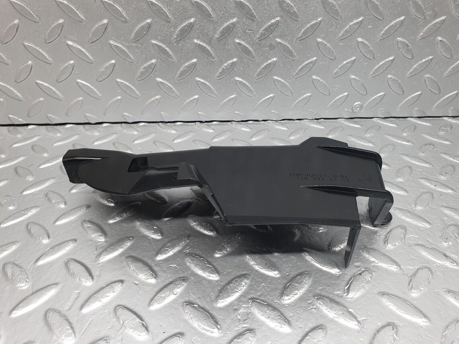 40907 Mercedes-Benz W126 300SE Front Right Door Lock Inner Cover 1267230408