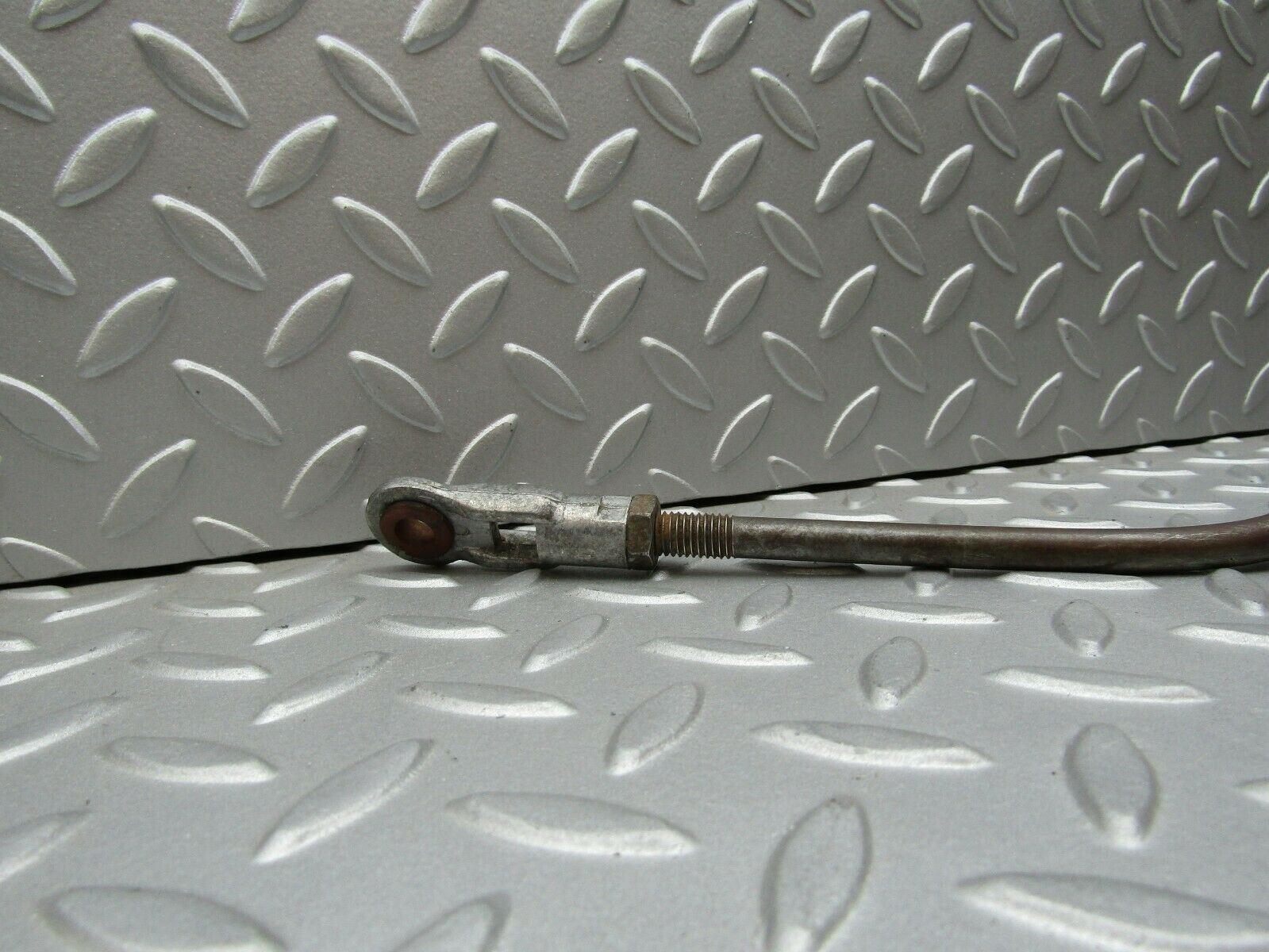 3295 Mercedes-Benz W115 220D Manual Gear Shift Linkage 1-2 0009920510