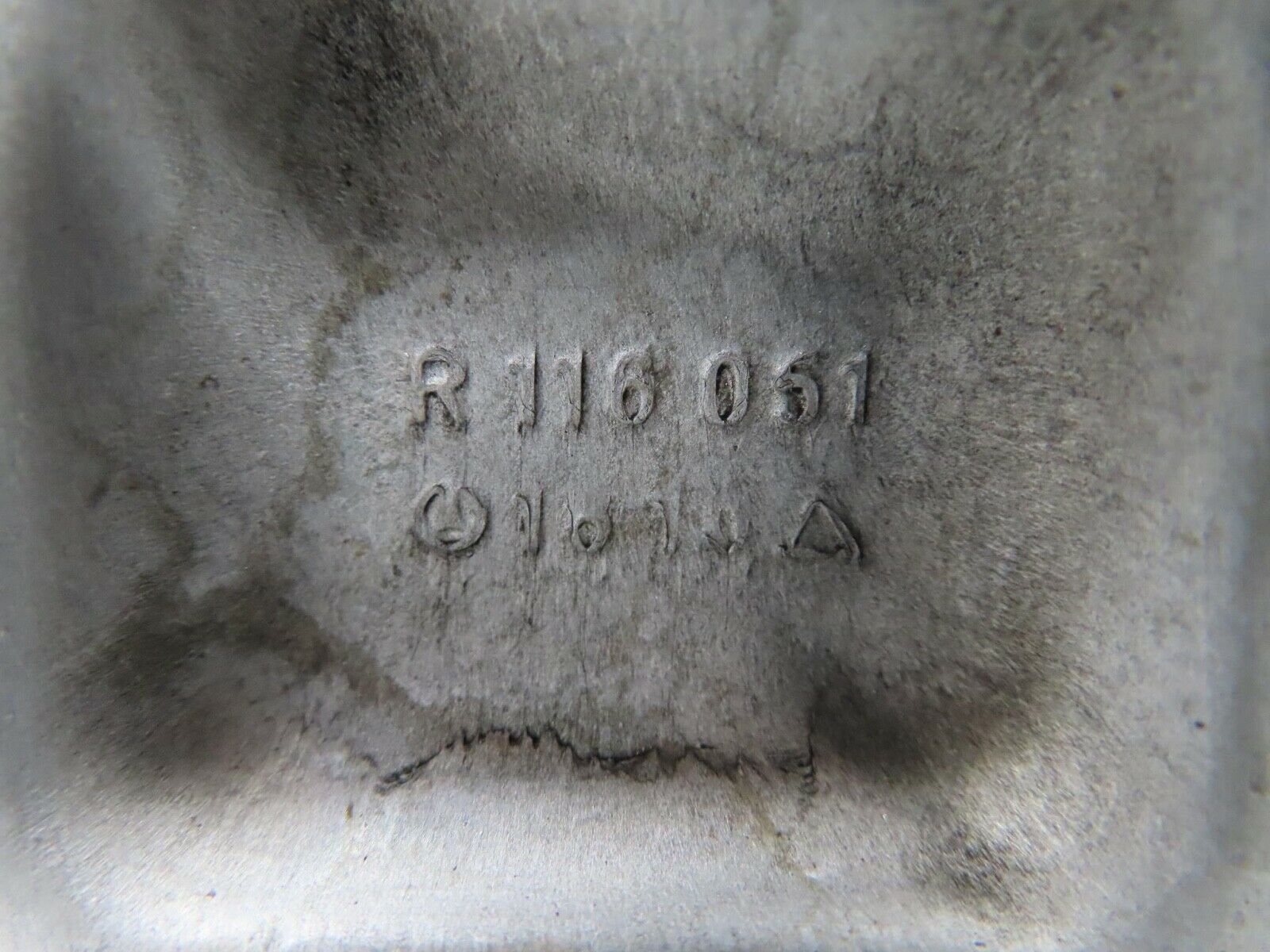 16549 Mercedes-Benz C107 350SLC Coupe Camshaft Tower Bearing 1160511810