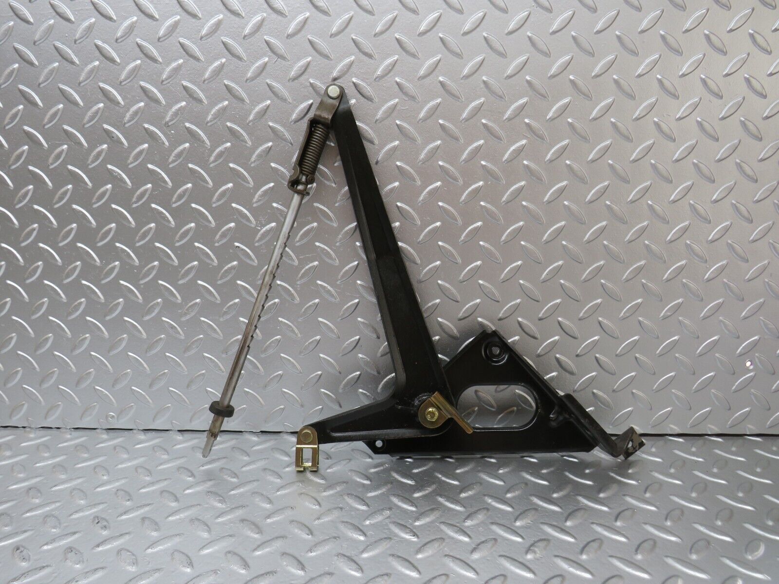 25604 Mercedes-Benz W123 200 Handbrake Regulator