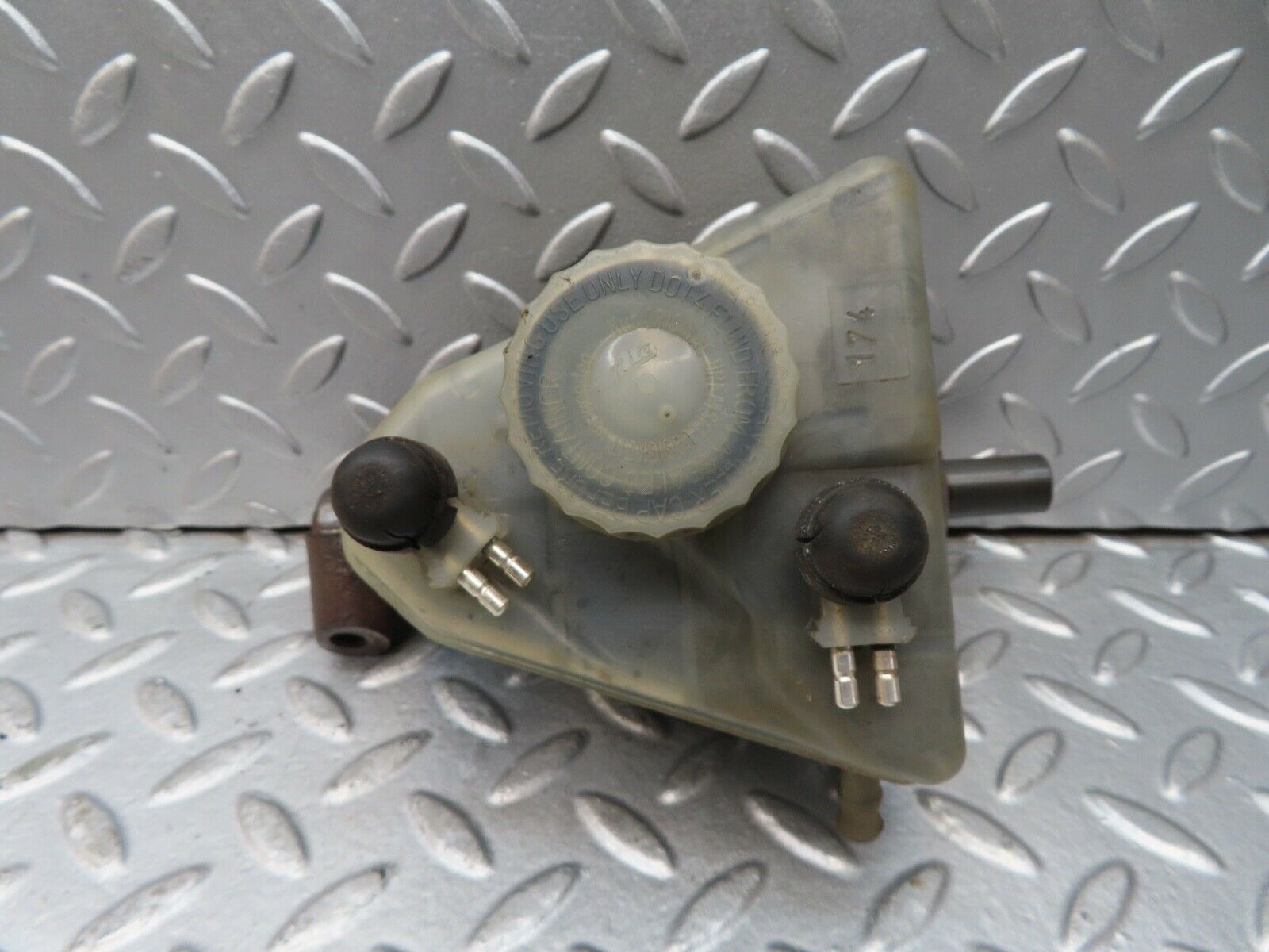 17041 Mercedes-Benz C123 280CE Coupe Brake Master Cylinder With Tank