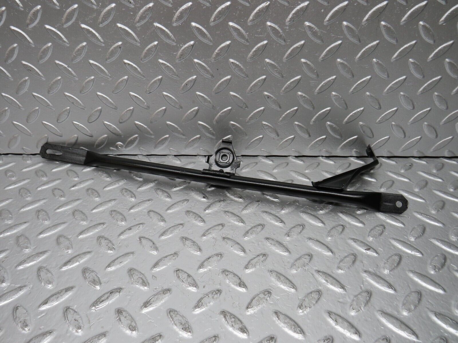 30883 Mercedes-Benz W201 190E 2.0L Horn Bracket