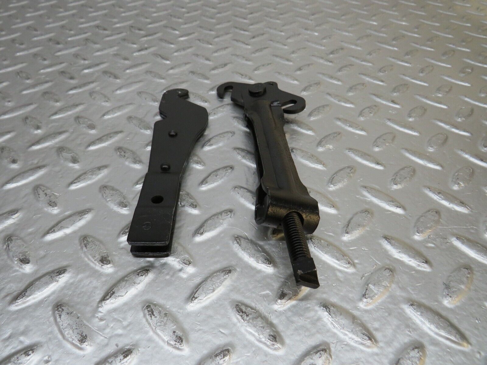 29753 Mercedes-Benz W123 230E Handbrake Adjusting Handbrake Regulator