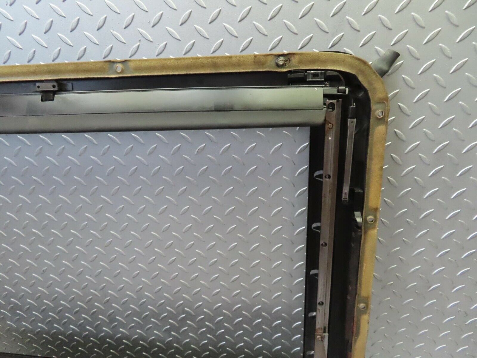 14796 Mercedes-Benz W201 190E Power Sunroof Frame