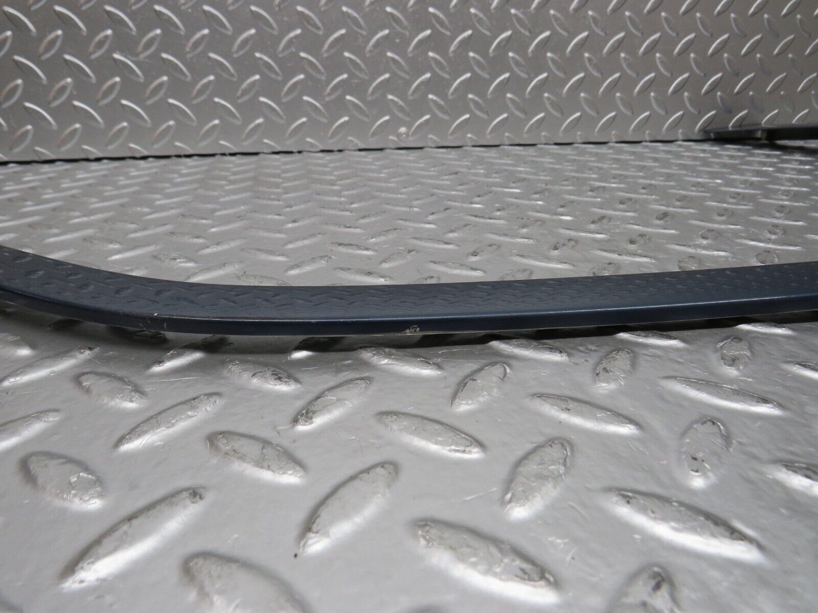 31184 Mercedes-Benz S124 220TE Wagon Front Left Door Exterior Frame Trim