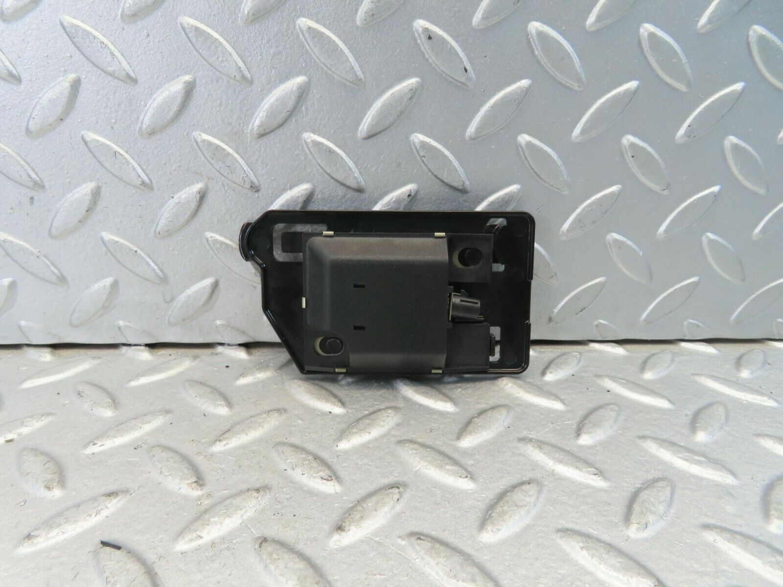 11135 Mercedes-Benz W221 S320 Bluetooth Phone Antenna Amplifier 2118203375