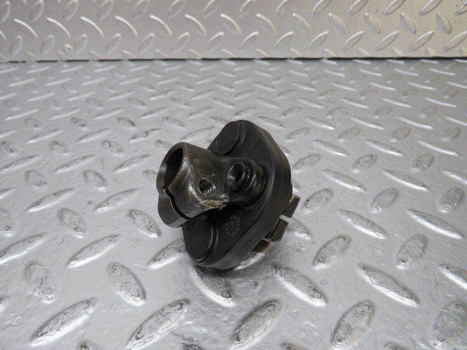 25999 Mercedes-Benz W124 280E Steering Column Lower Shaft Connector