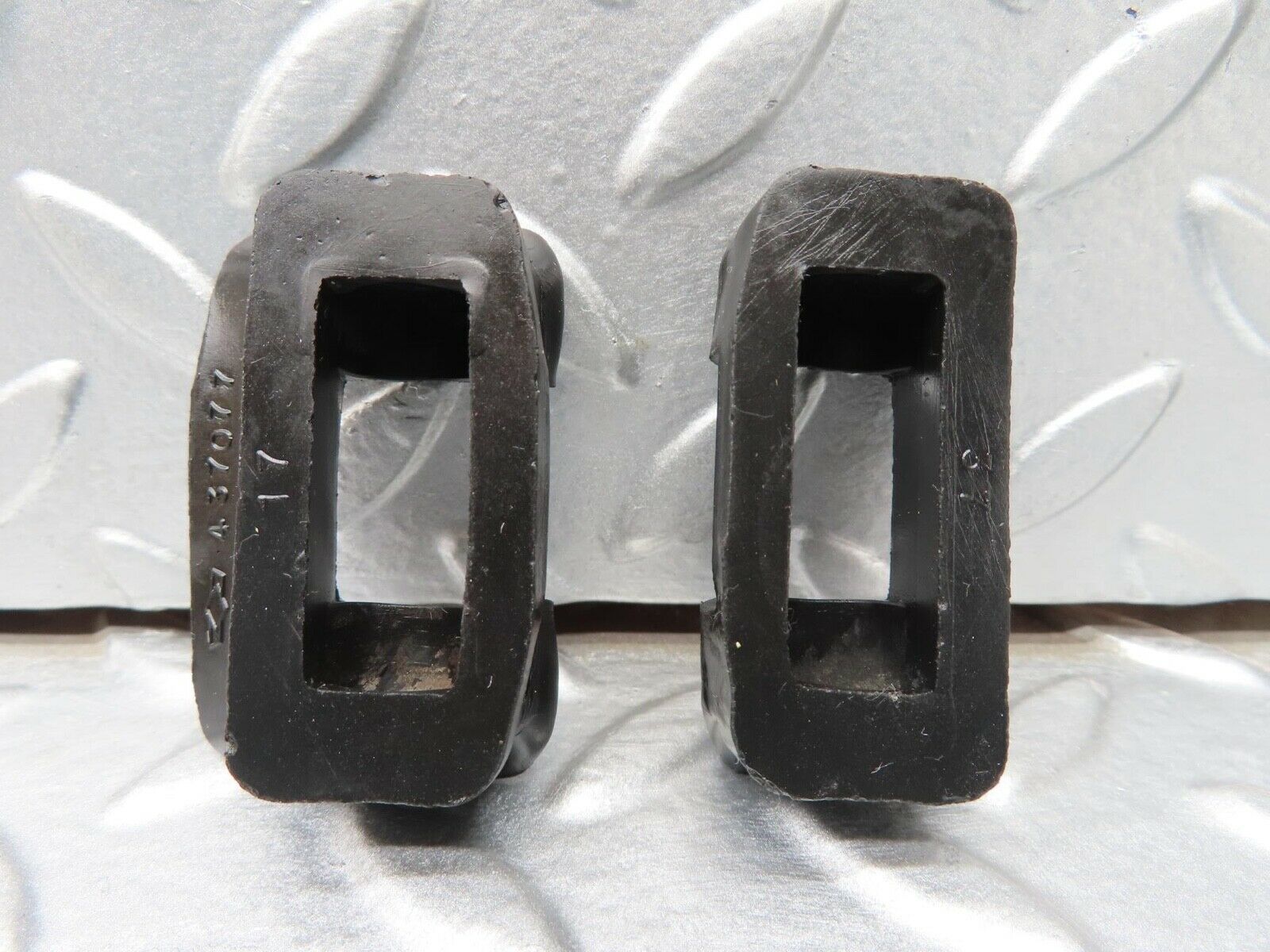 16457 Mercedes-Benz W124 260E Door Check Strap Rubber Seal Pair 2017270430