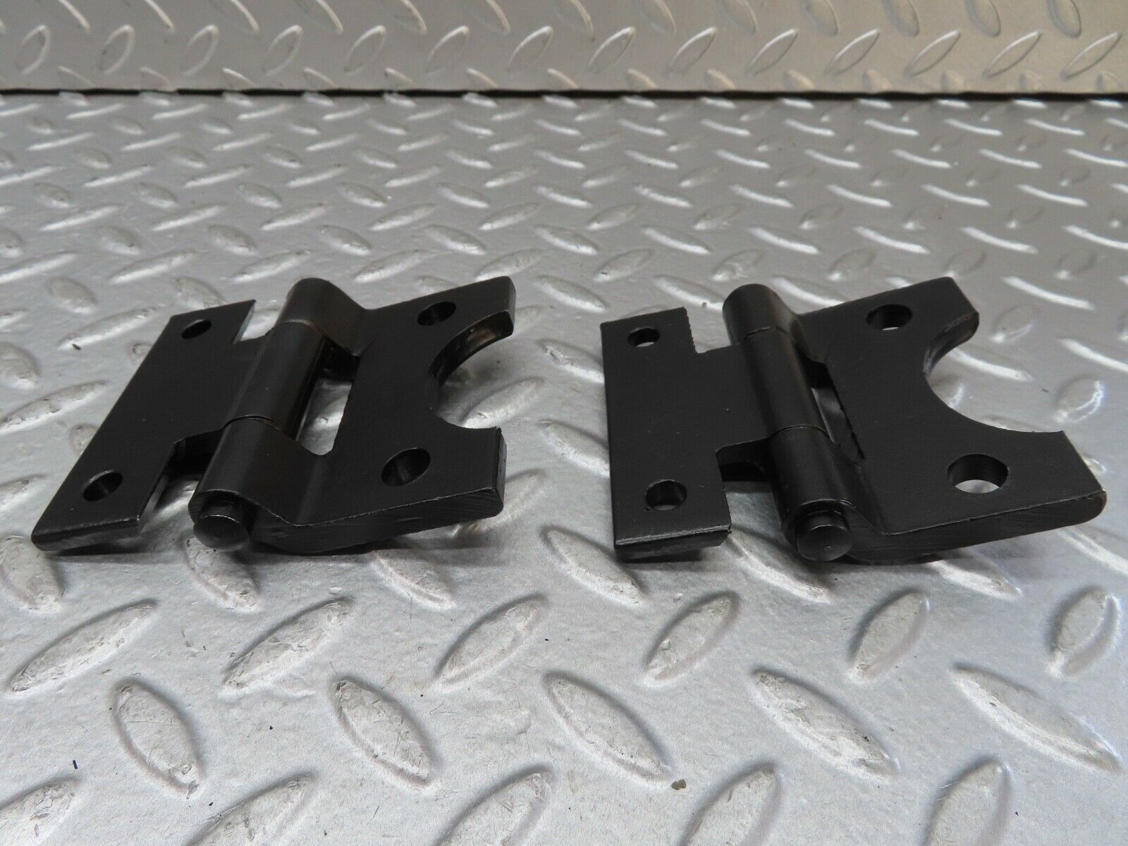 18791 Mercedes-Benz W116 Left Door Hinges Pair