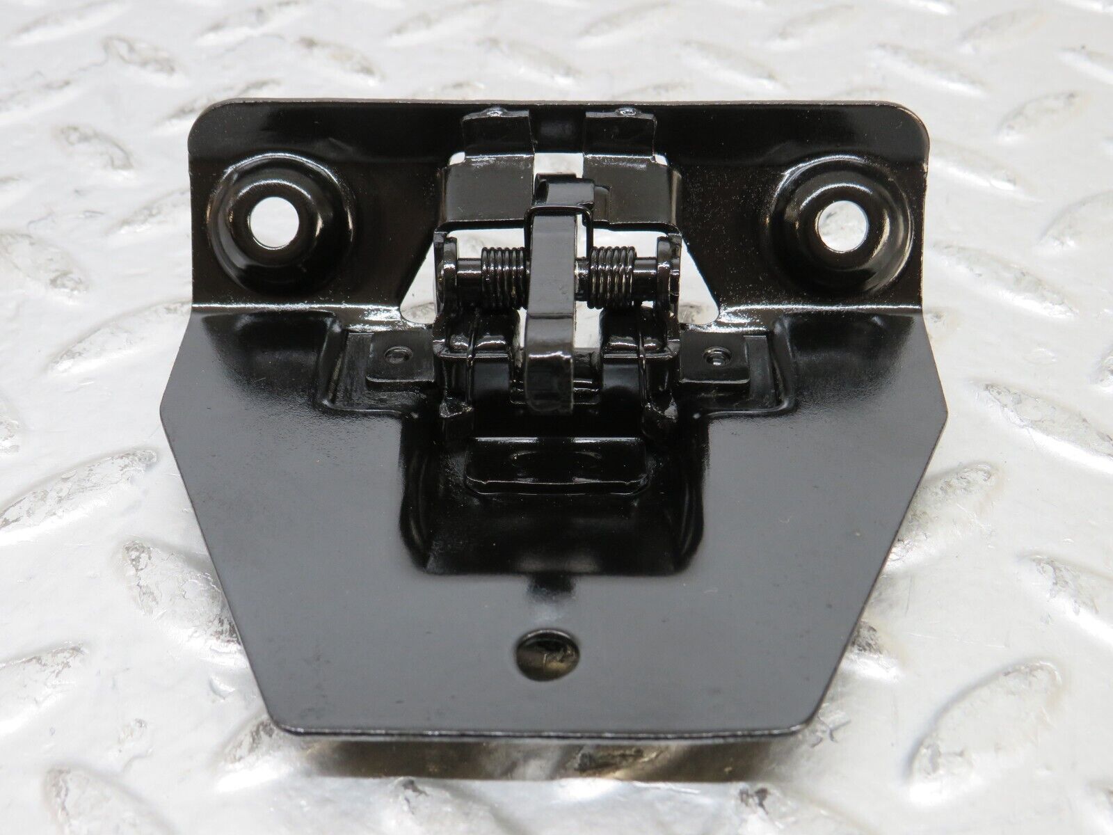 26113 Mercedes-Benz W116 450SE Trunk Boot Lock Latch 1137500285