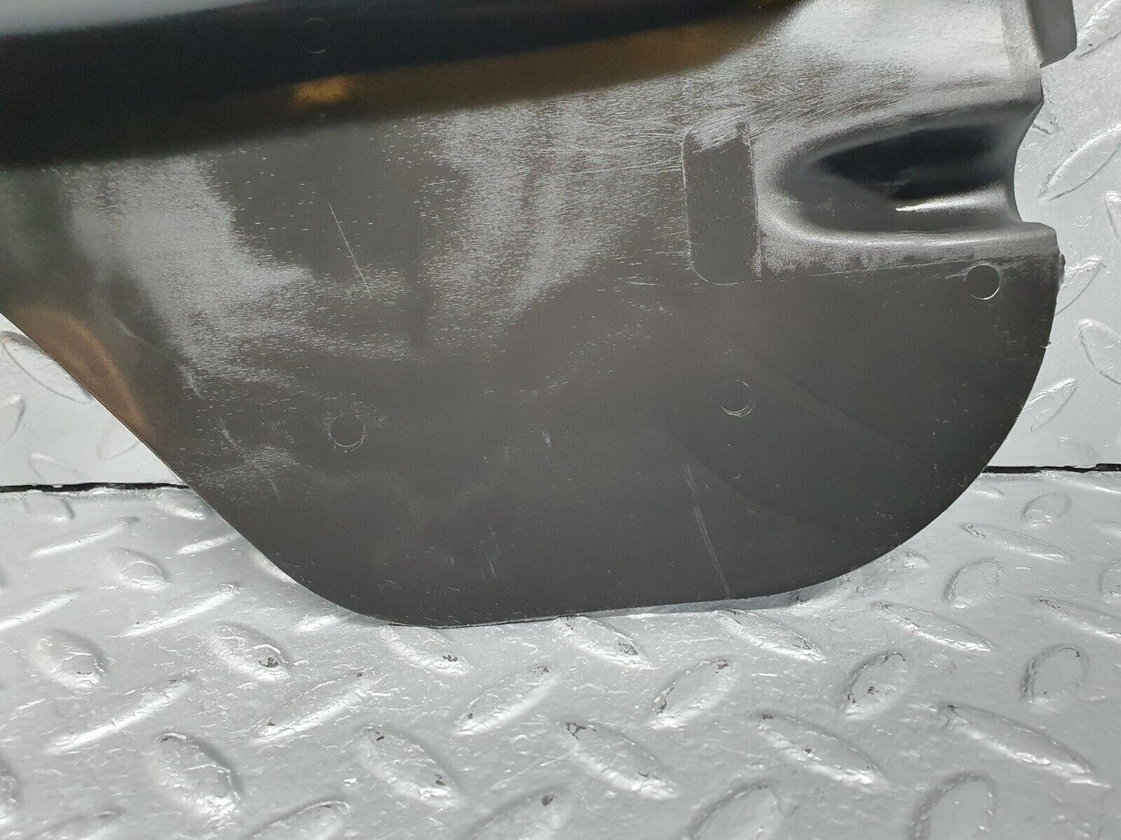 40951 Mercedes-Benz W126 300SE Vacuum Pump Housing Cover 1268050914