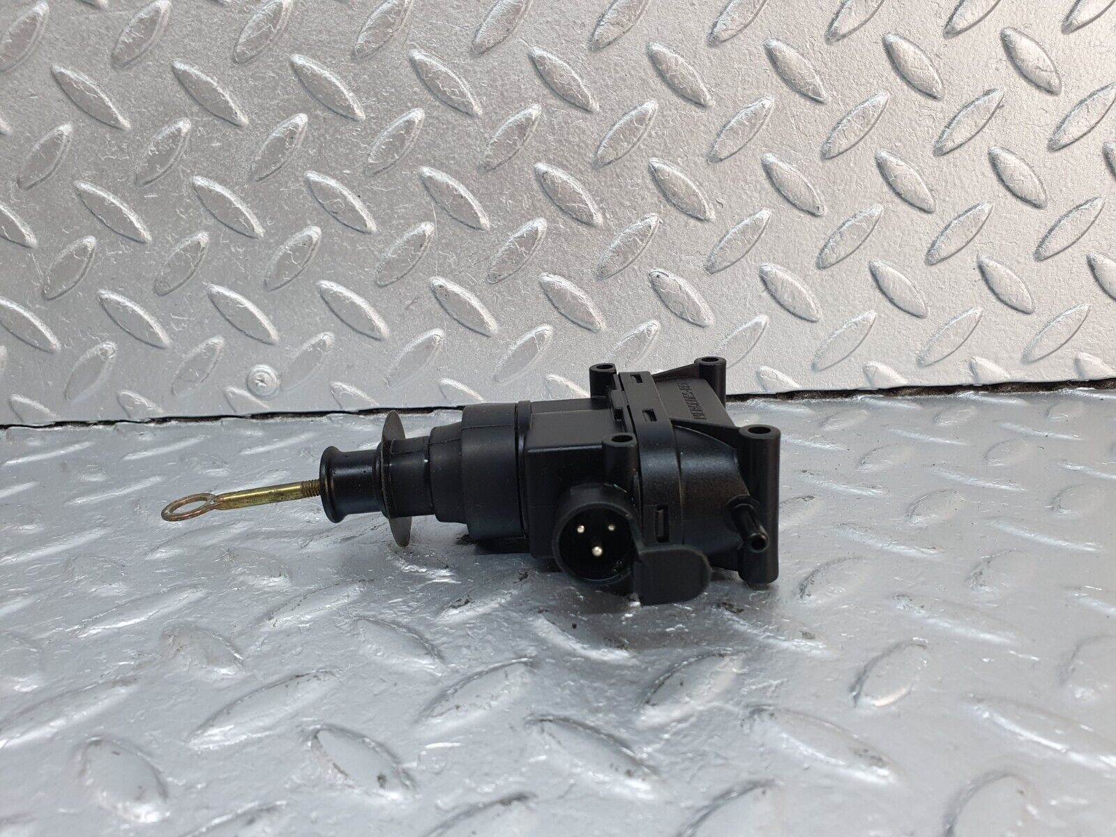 41558 Mercedes-Benz W124 200E Left Door Lock Vacuum Actuator