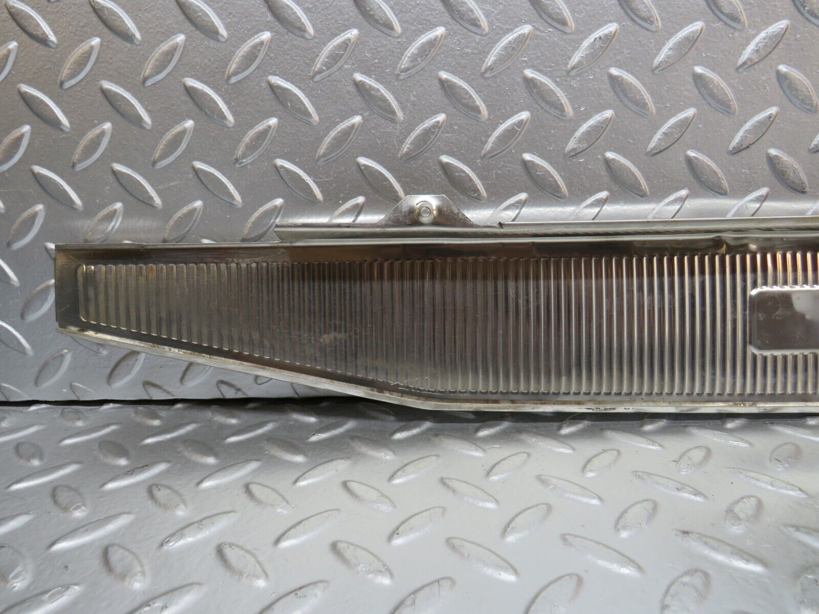 31216 Mercedes-Benz S124 220TE Wagon Trunk Edge Chrome Moulding 1246980089