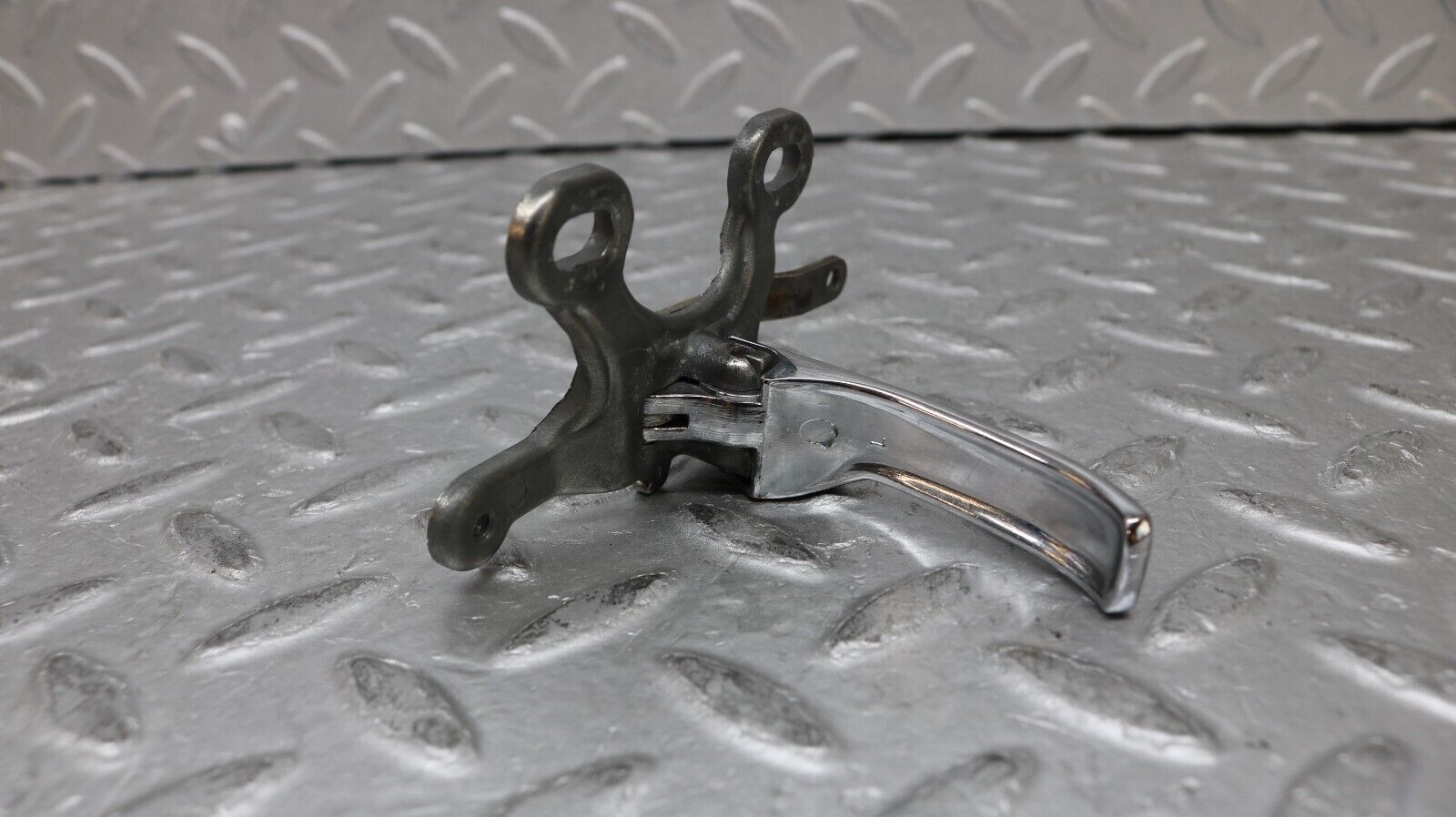 37263 Mercedes-Benz W109 300SEL Front Left Interior Door Handle 1107660319