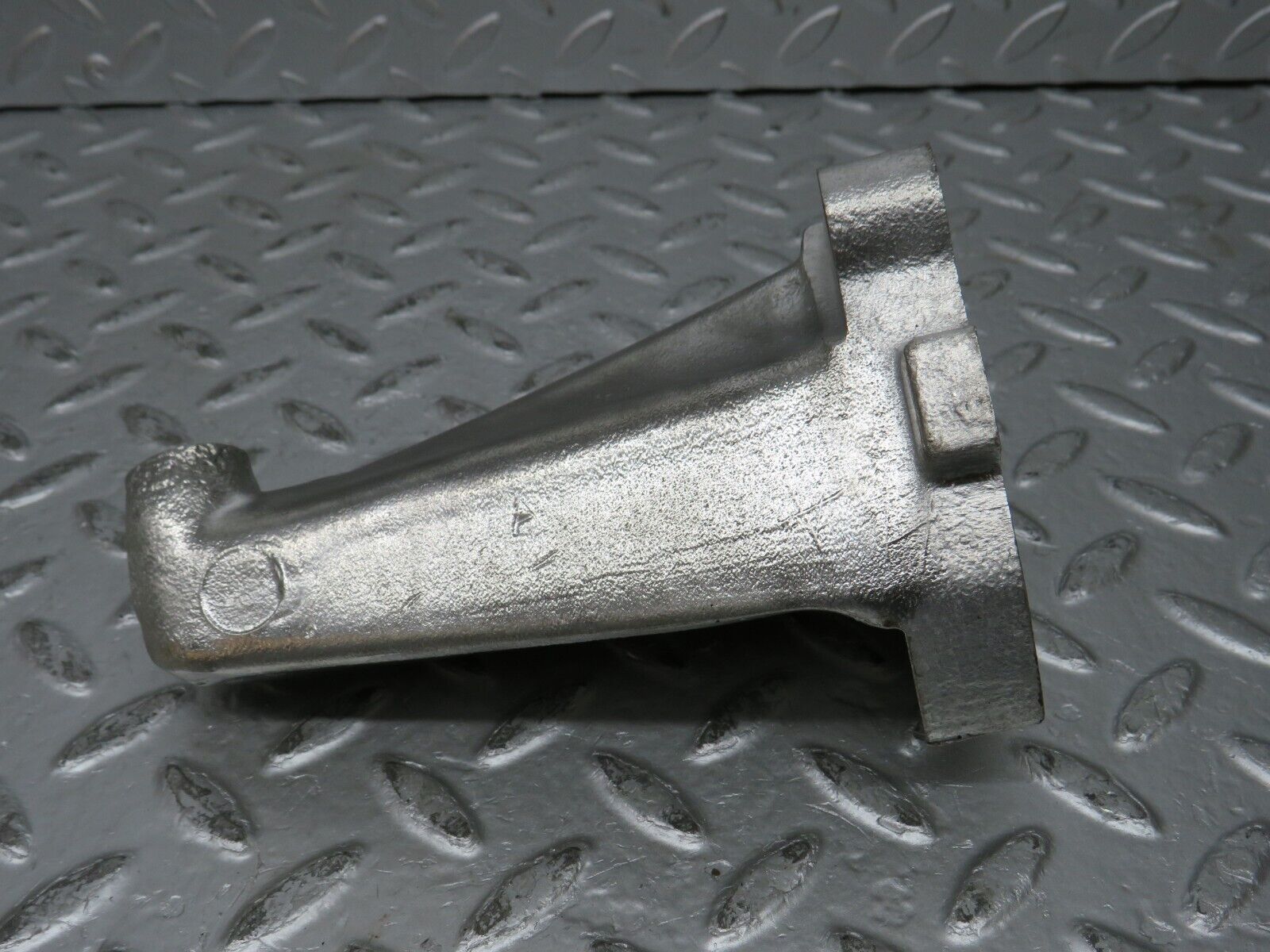 31974 Mercedes-Benz W123 230E Engine Mount Bracket Right Side 1022230504